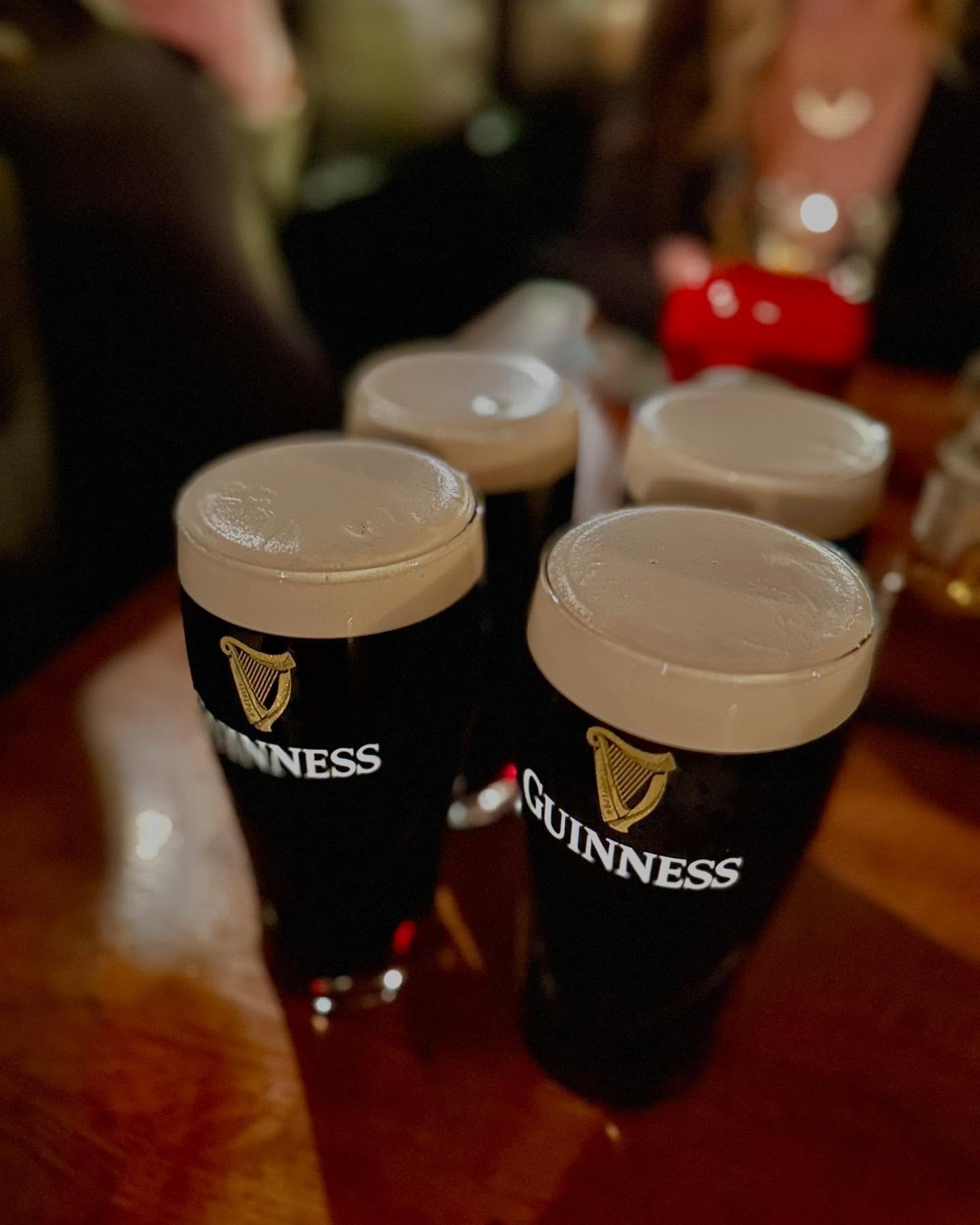 🍀The Guinness is guaranteed to be flowing this weekend!

#TheDooliner #IrishPub #Nonantum #NewtonMa #BostonTravel #Slainte #GoodEats #livemusic #guinness #stpatricksday