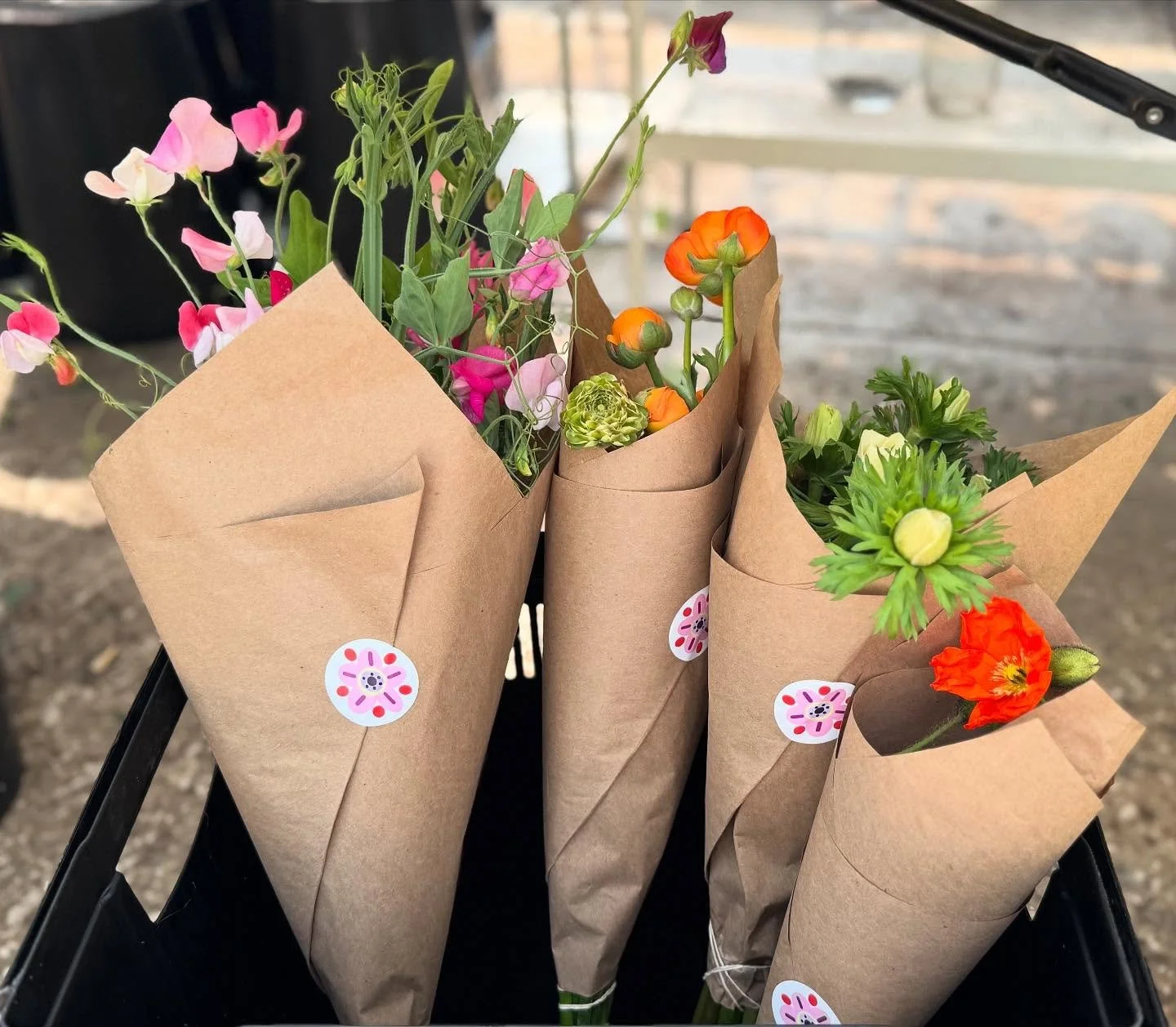 Thrilled to share our first DIY bucket of the season! 

This first delivery was extra special because it went out to Vicki @summit_flora &mdash; we love everyone who wants to support our social mission and when their social mission IS your social mis
