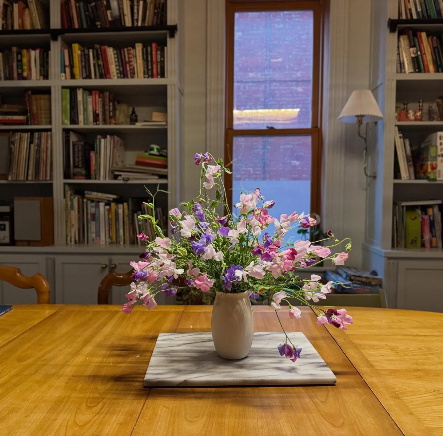 Some Fridays just need more flowers. 

Shabbat shalom friends.

#grownnotflown 
#fleurslocales 
#urbanagriculture