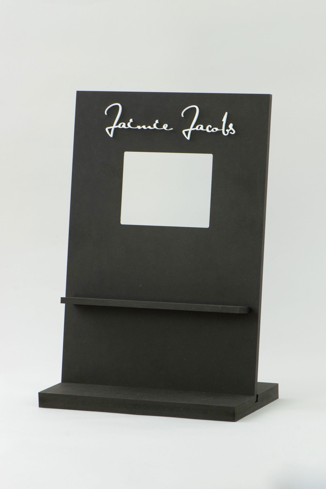 kn-display-jaimie_jacobs-produkt_display-1.jpg