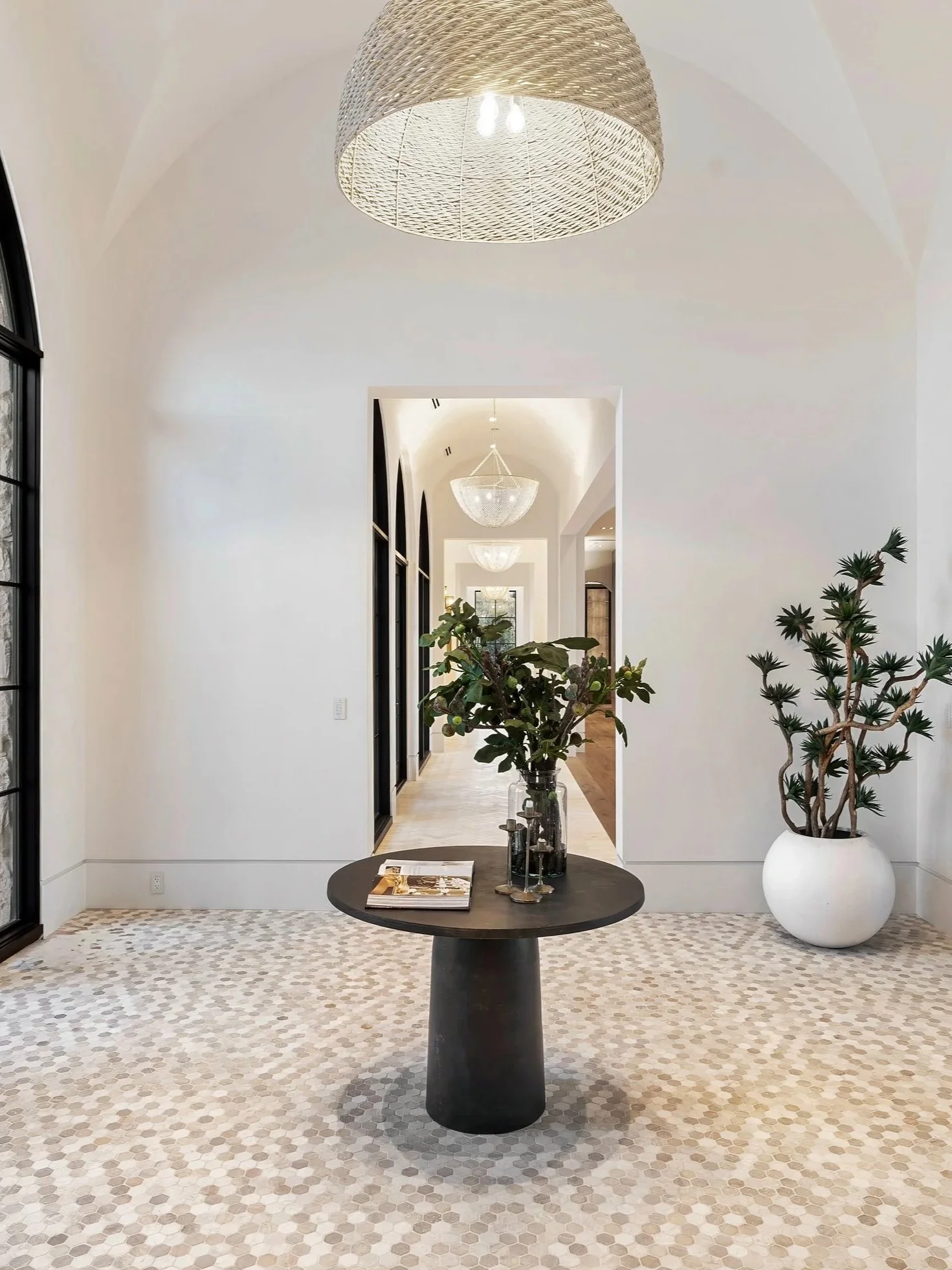 DNP-homes-luxury-modern-homebuilder-La-Roca-6541-N-48th-Street-Paradise-Valley-arizona-modern-interiors-refined