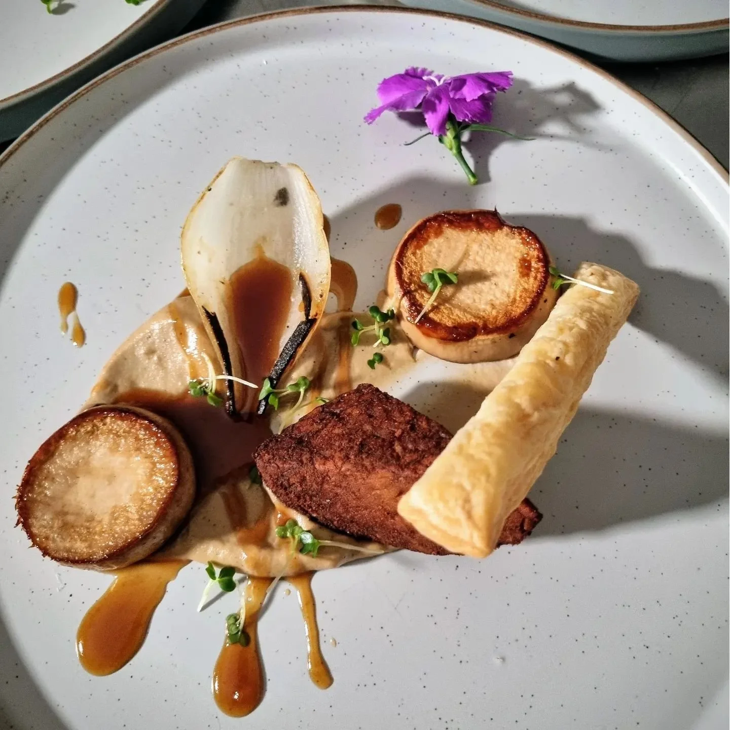 Wisdom // an inner knowingness and spiritual awareness
Colour // brown (or) earth
Dish // oyster mushroom scallops, tempeh bacon shard, truffle cashew cream, burnt onion petal, puff pastry, miso glaze

Course no.5 and quite possibly the tastiest plan