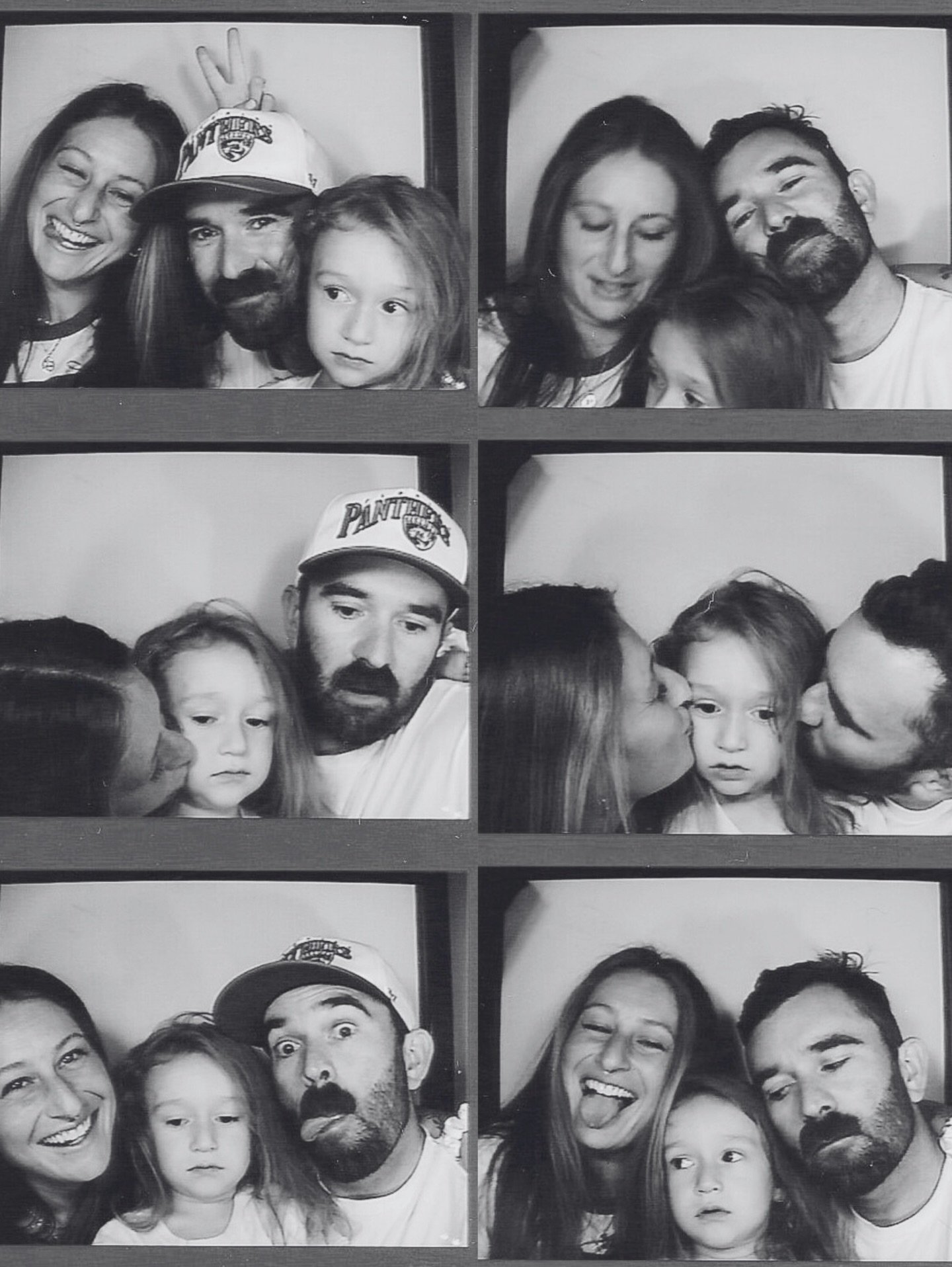 All the mediums for this photo booth family session: Polaroid, super 8, 35mm, super 8 stills and of course photo booth frames ❤️ 🎞️