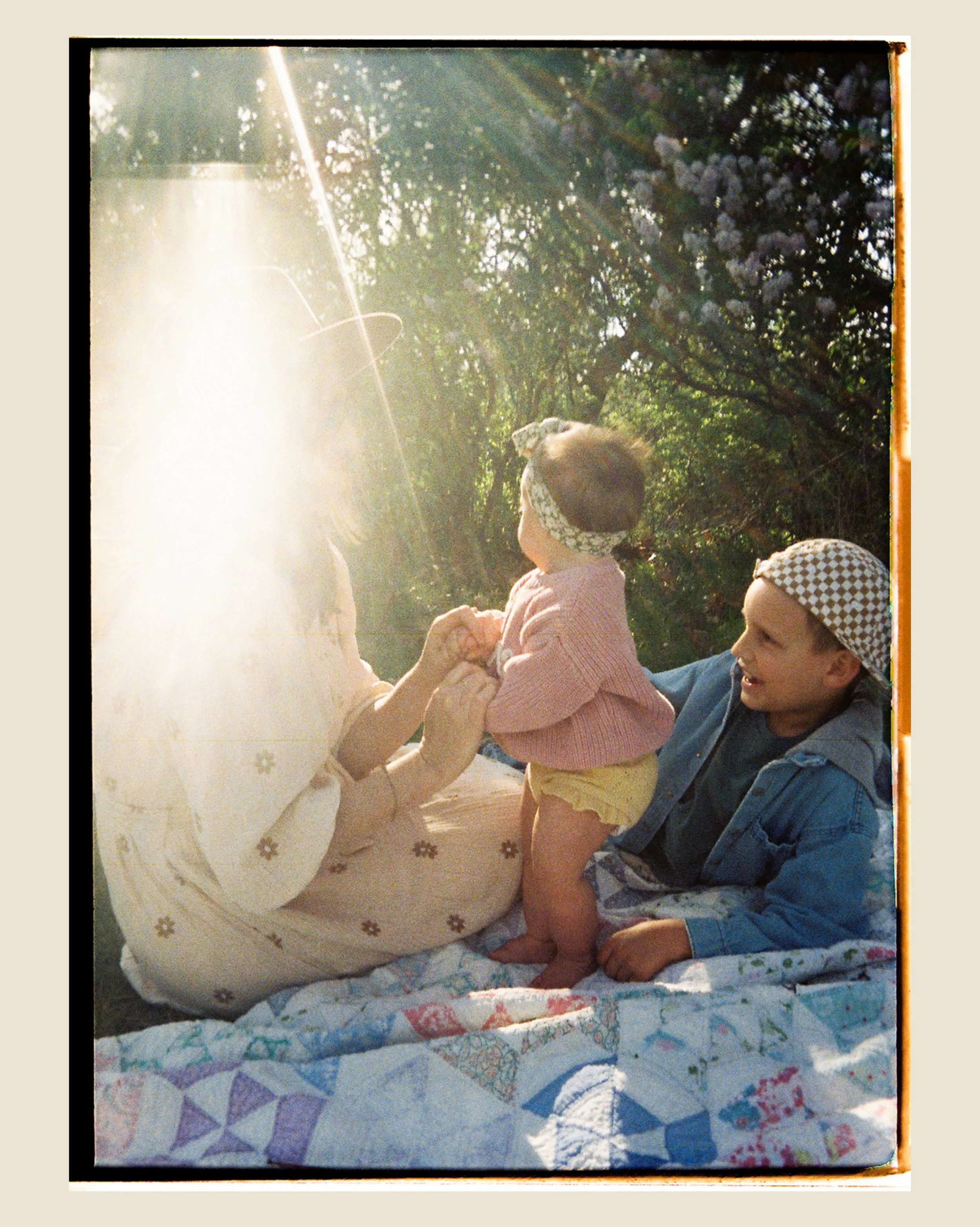 Manifesting more more more more film for the remainder of 2026 🎞️ 

Portra 400 35mm film on canon 1v and Kodak half frame plus super 8 video and stills 🎞️ 📸 ❤️

Quad city and Midwest family photographer on film, digital and super 8