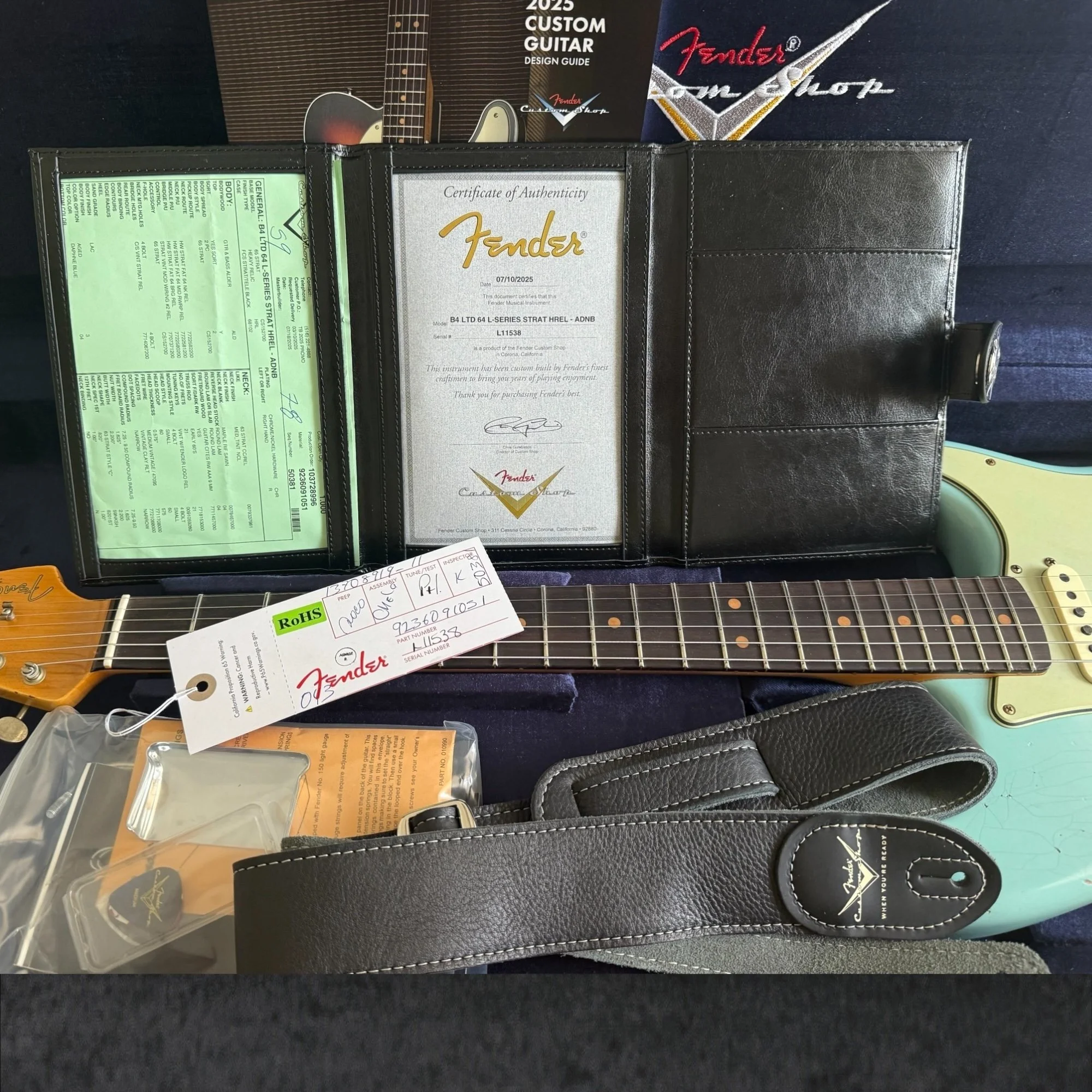 2025 Fender Custom Shop Limited Edition 1964 L-Series Stratocaster Heavy Relic Aged Daphne Blue