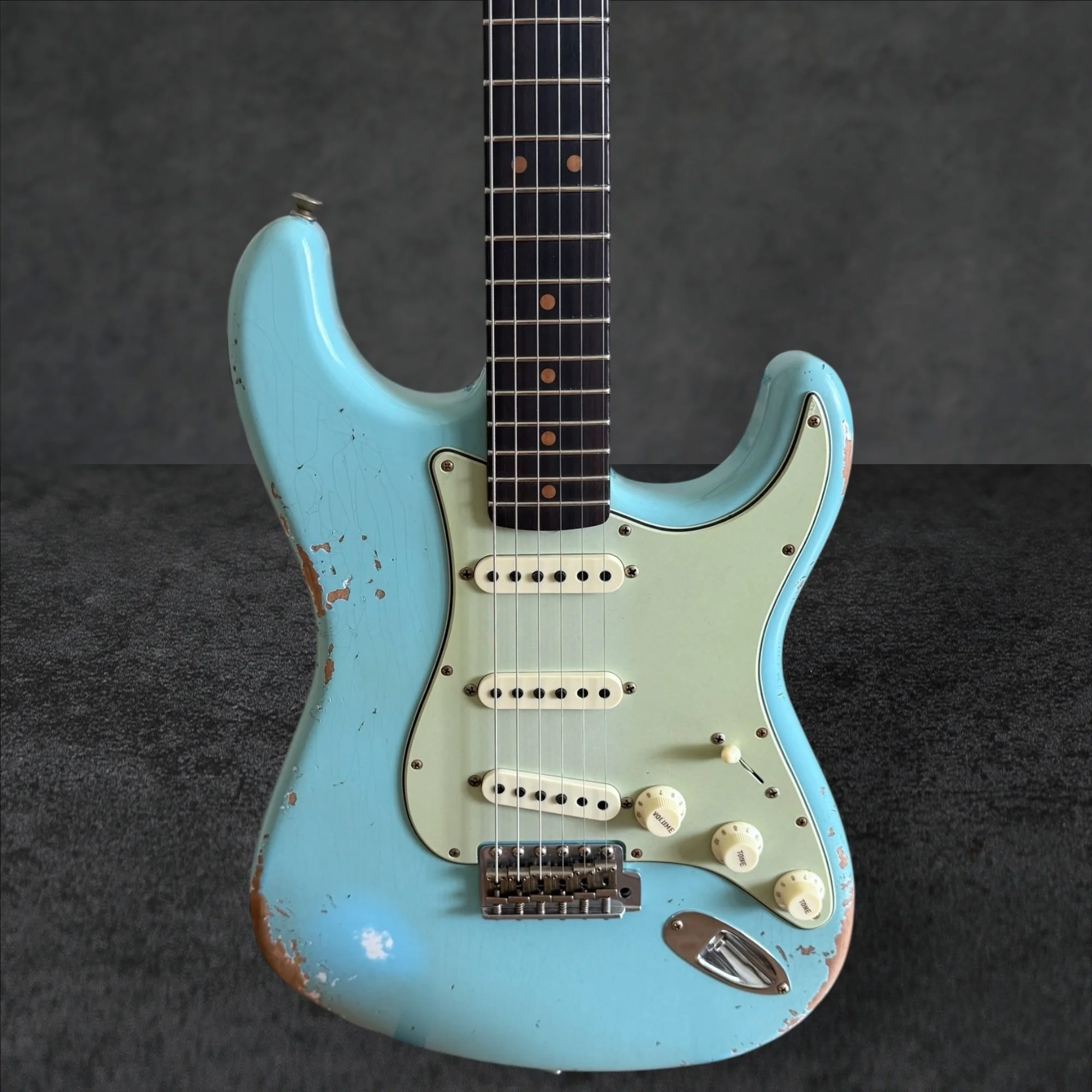 2025 Fender Custom Shop Limited Edition 1964 L-Series Stratocaster Heavy Relic Aged Daphne Blue