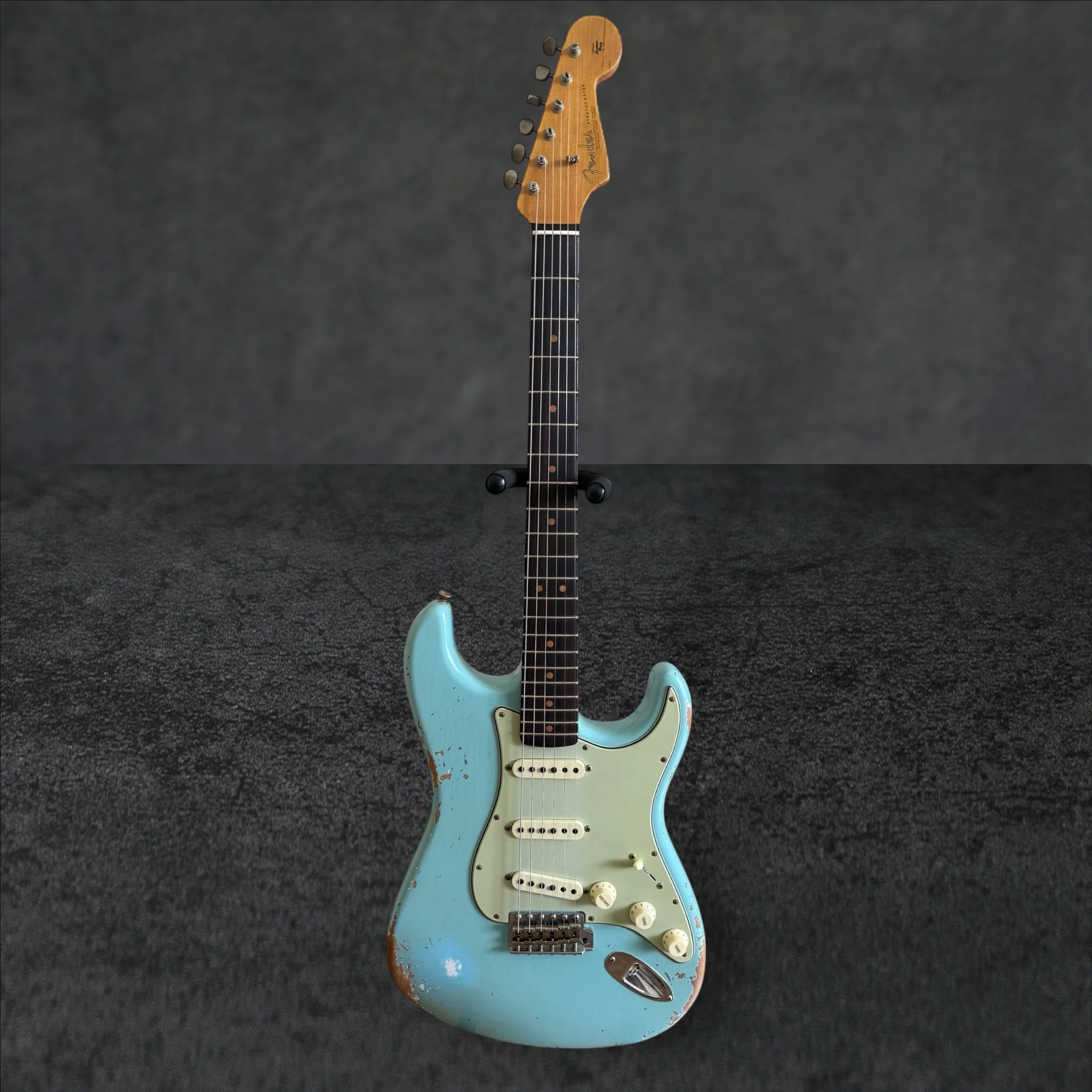 2025 Fender Custom Shop Limited Edition 1964 L-Series Stratocaster Heavy Relic Aged Daphne Blue