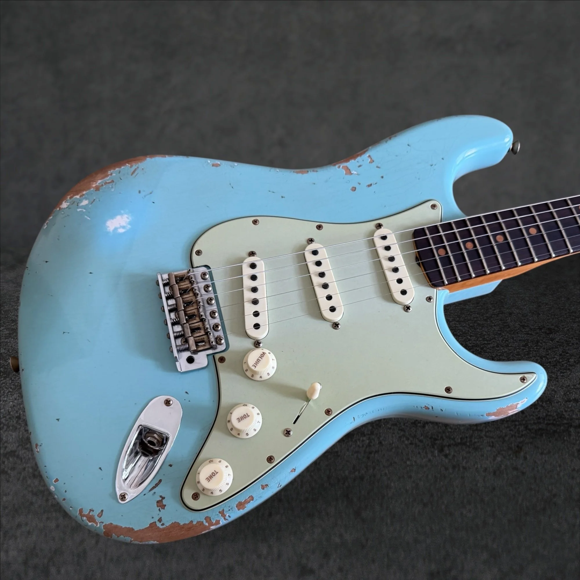2025 Fender Custom Shop Limited Edition 1964 L-Series Stratocaster Heavy Relic Aged Daphne Blue