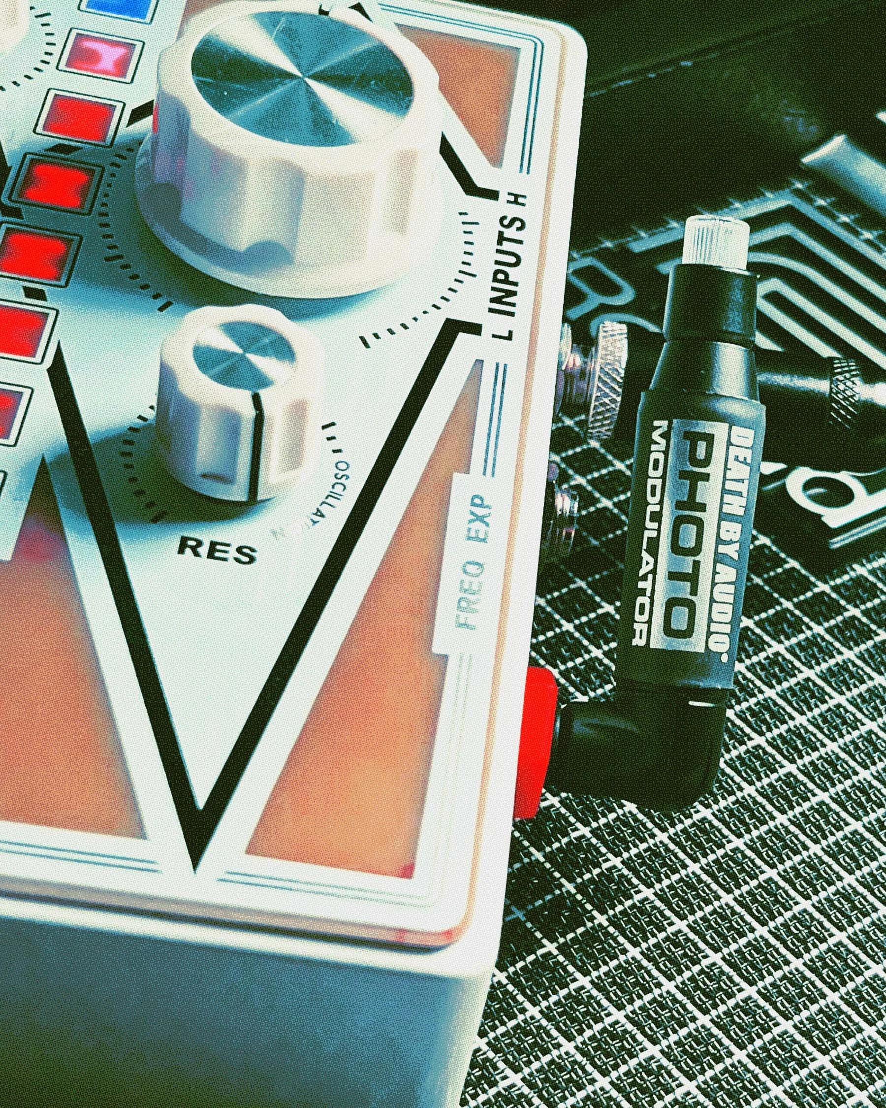 Death-By-Audio-Photo-Modulator-Editorial-04.jpg