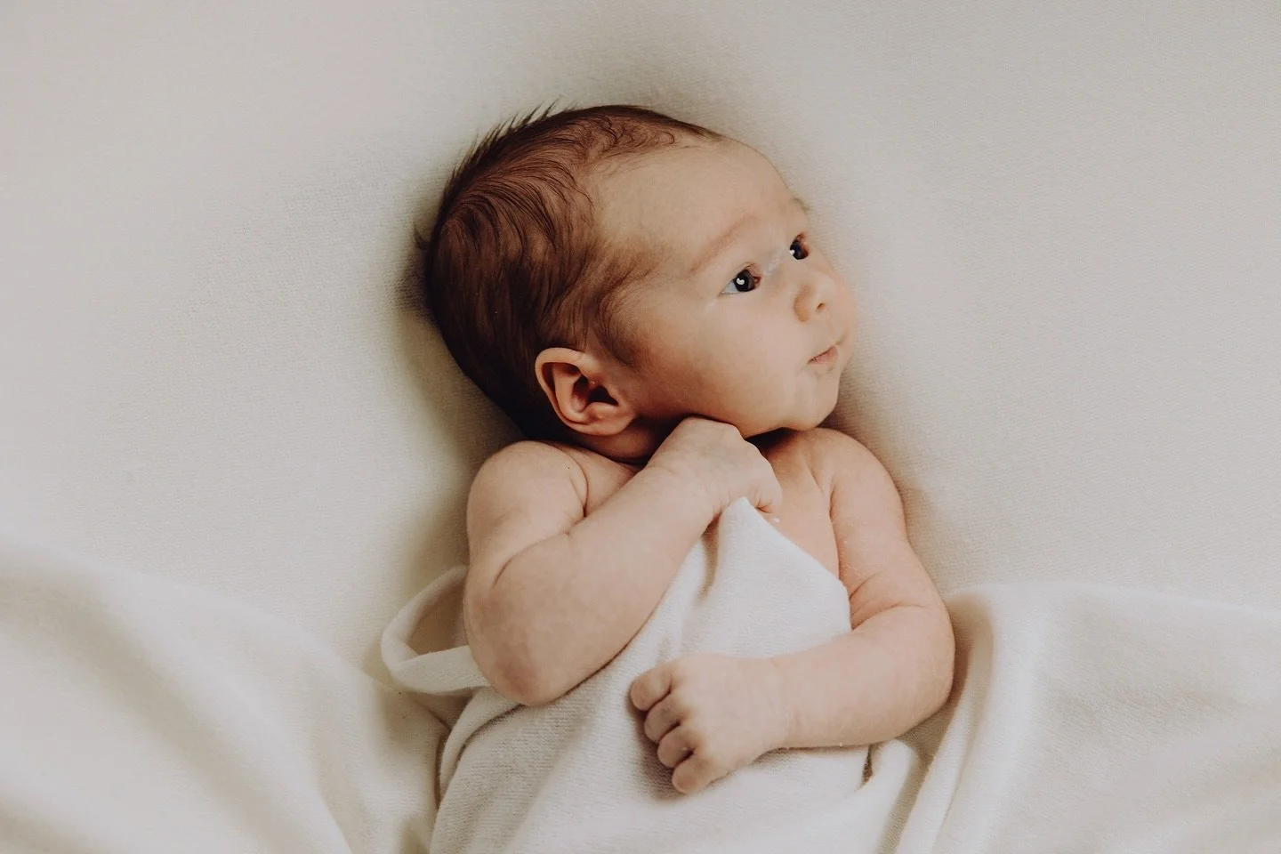 Elk wonder is zo bijzonder 
&bull;
&bull;
&bull;
#family #familie #gezin #pasgeboren #pasgeborenbaby #pasgeborenbaby #newlife #shoot #littlekid #gezinsfotografie #fotografie #photography #fotoshoot #newborn #newbornshoot #enjoylittlemoments #littlemo