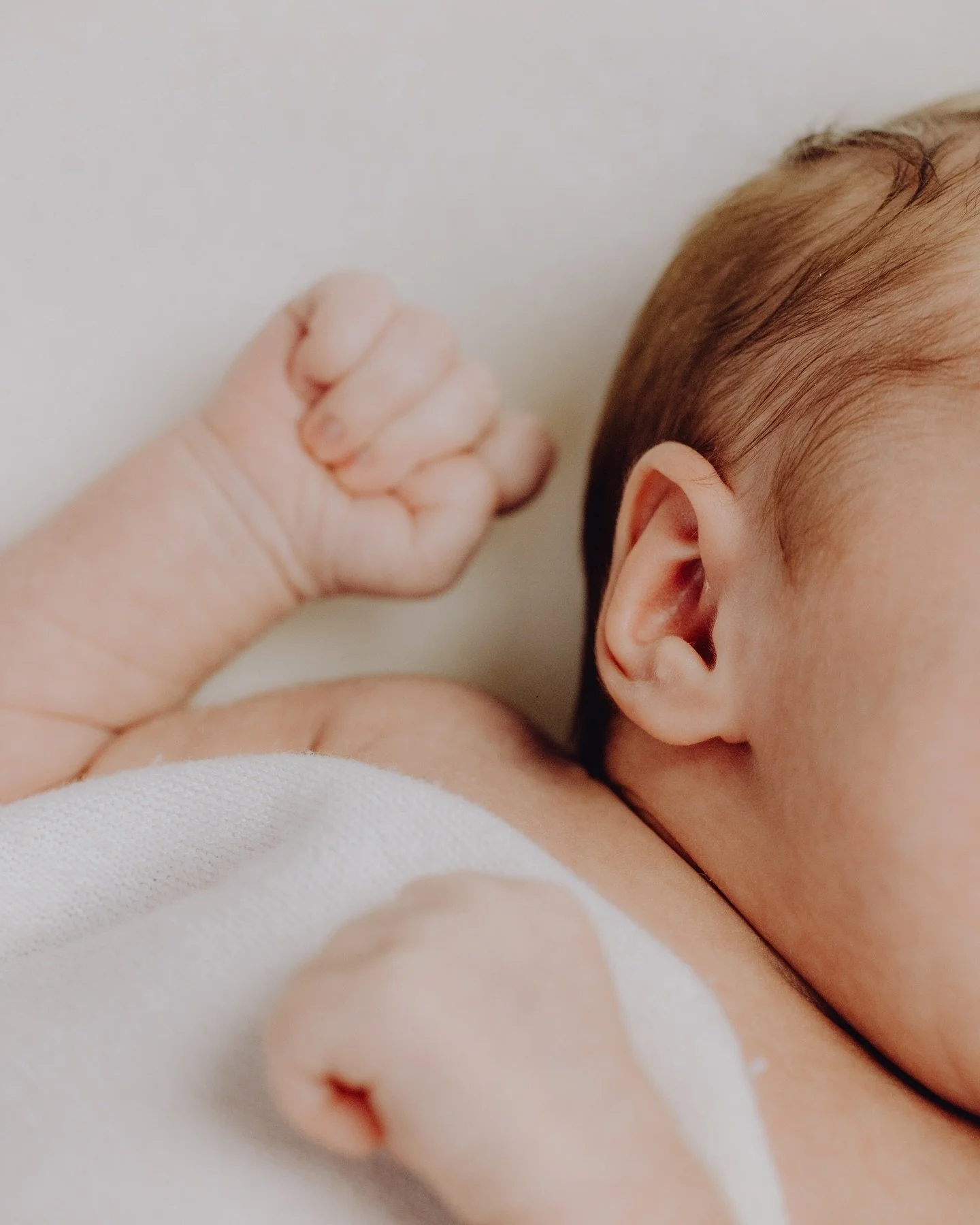 Kleine details 
&bull;
&bull;
&bull;
#family #familie #gezin #pasgeboren #pasgeborenbaby #pasgeborenbaby #newlife #shoot #littlekid #gezinsfotografie #fotografie #photography #fotoshoot #newborn #newbornshoot #enjoylittlemoments #littlemomentsbigmemo