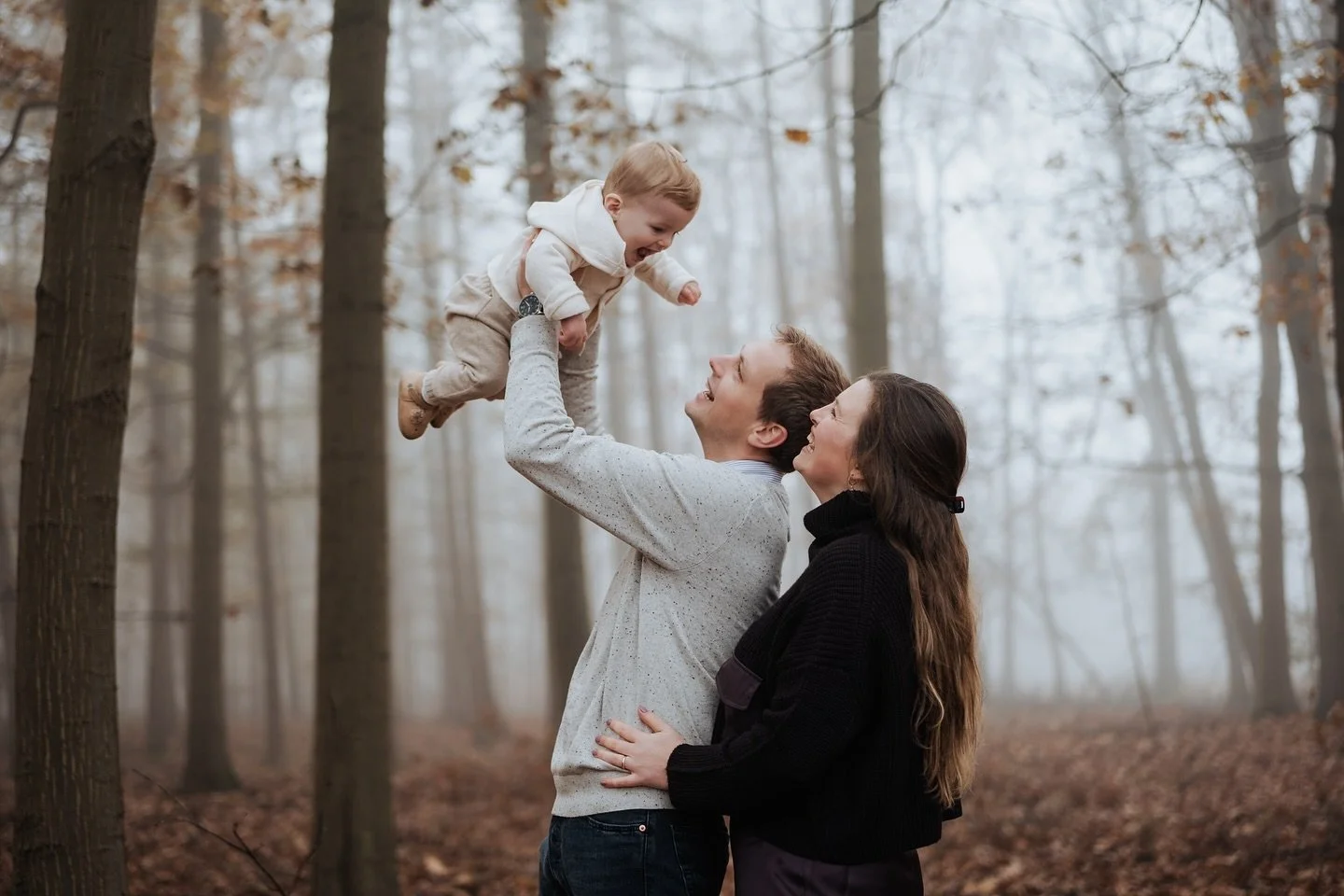 De kracht van een gezin zit in de liefde die ze samen delen
&bull;
&bull;
&bull;
#family #familie #gezin #familieshoot #happyfamily #together #shoot #littlekid #gezinsfotografie #fotografie #photography #fotoshoot #herfstshoot #herfst #enjoylittlemom