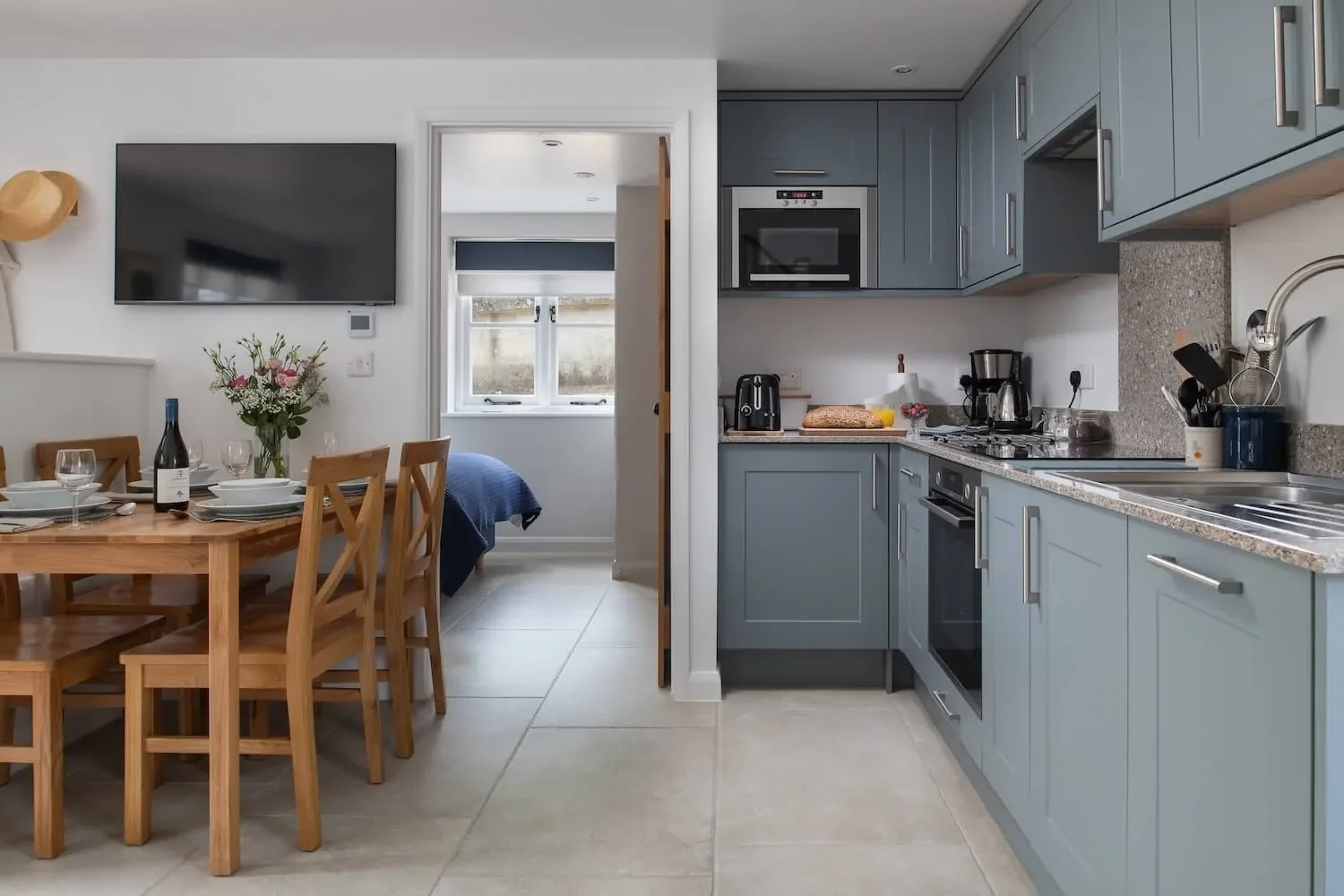 

Kitchen, eating area and downstairs bedroom