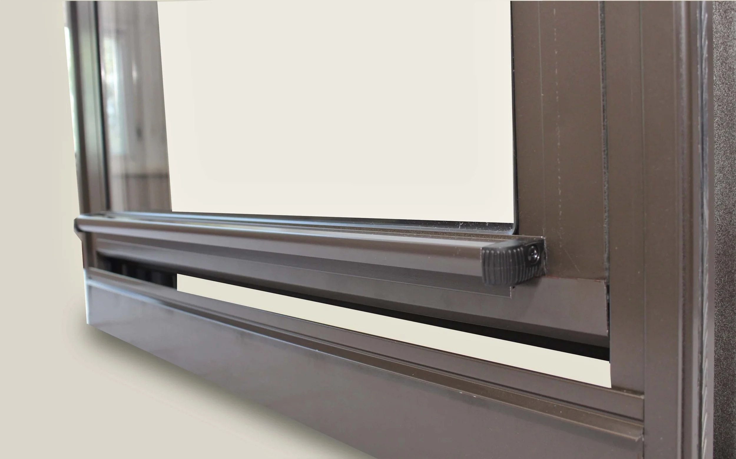 Crystal-Series-2700-lift-rail.jpg
