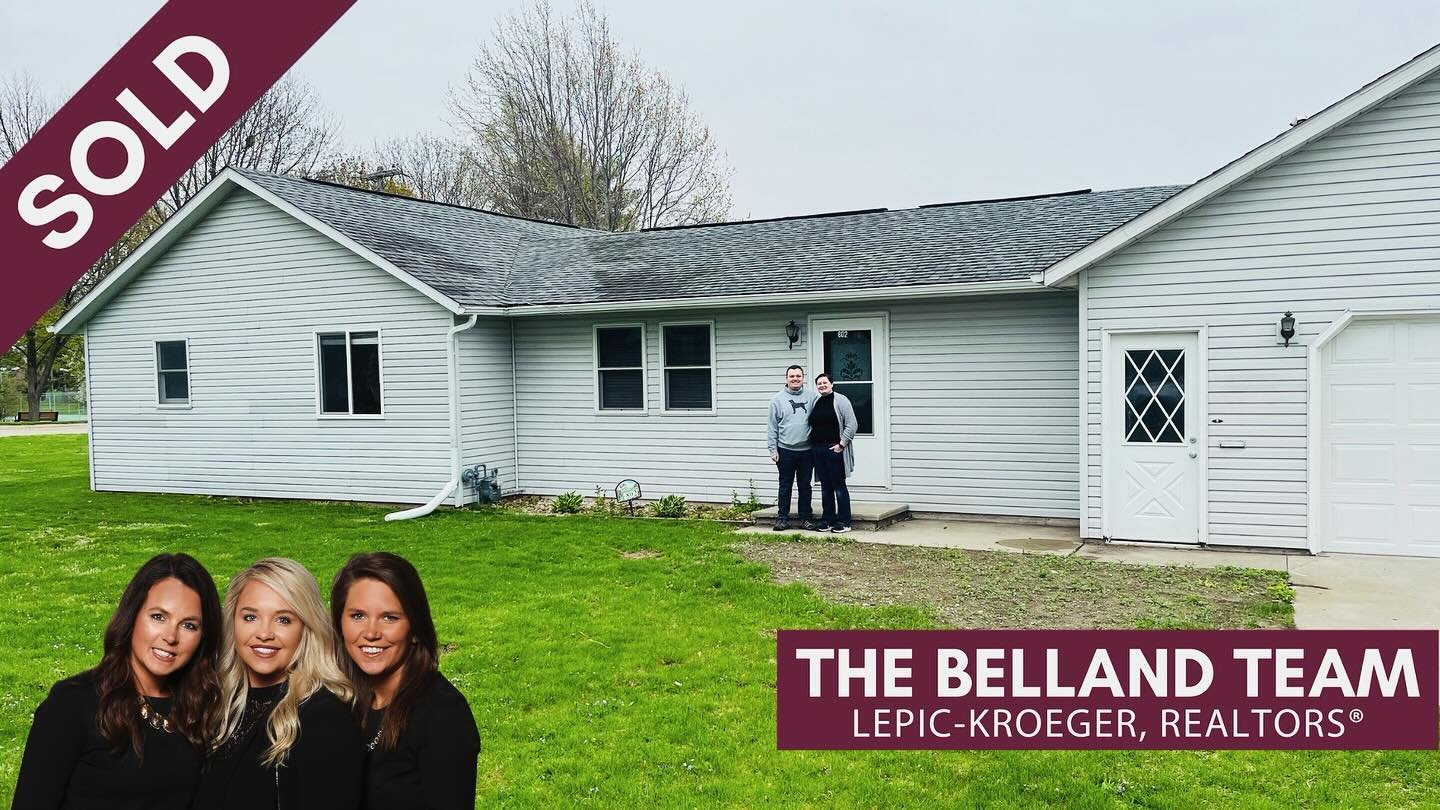 It&rsquo;s SOLD in Vinton! 🏠
Congratulations to our first-time home buyers! We loved educating you on the process and assisting you!✨
Until next time! 🌟