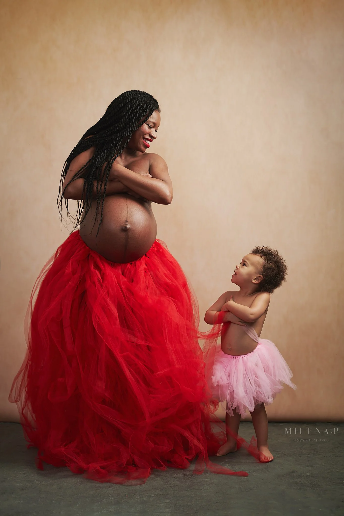 photographe-paris-femme-enceinte-grossesse-enfant-soeur.jpg