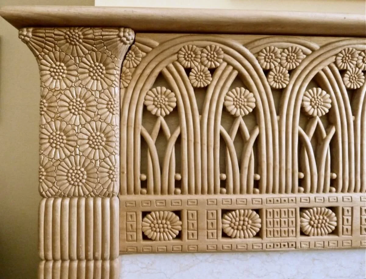 DETAIL OF RATEAU-INSPIRED FIRE SURROUND
This hand-carved fire surround was based on a design by Armand-Albert Rateau.