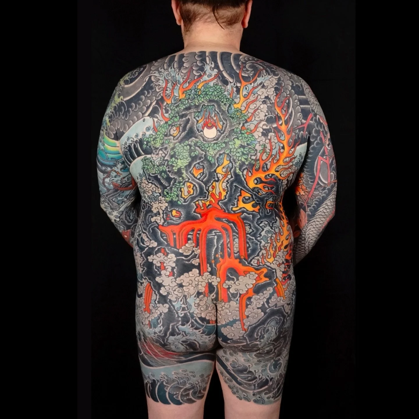 Another expertly crafted, highly intricate backpiece by none other than @kahlil_rintye 
Kahlil is in the shop Tuesdays &amp; Wednesdays and accepts appointments and walk-ins. 
☎️ 415-431-2100
📧 bhtattoosf@gmail.com
🛜 blackhearttattoosf.com
🖤 177 V