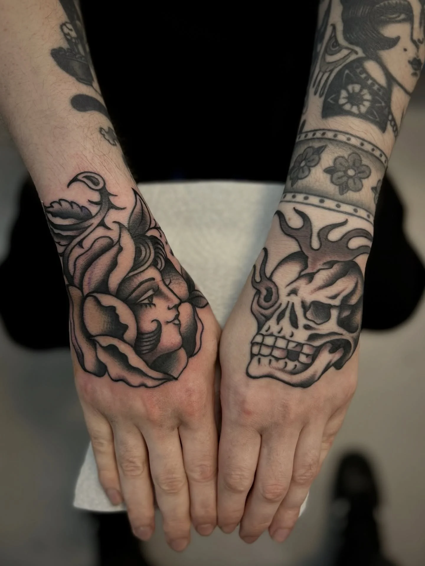 Hands all tattooed by @pauldobleman 

Black Heart Tattoo, SF

Paul is at the shop Mondays - Wednesdays and works by appointment. 

Email pauldobleman@gmail.com to book in with him.