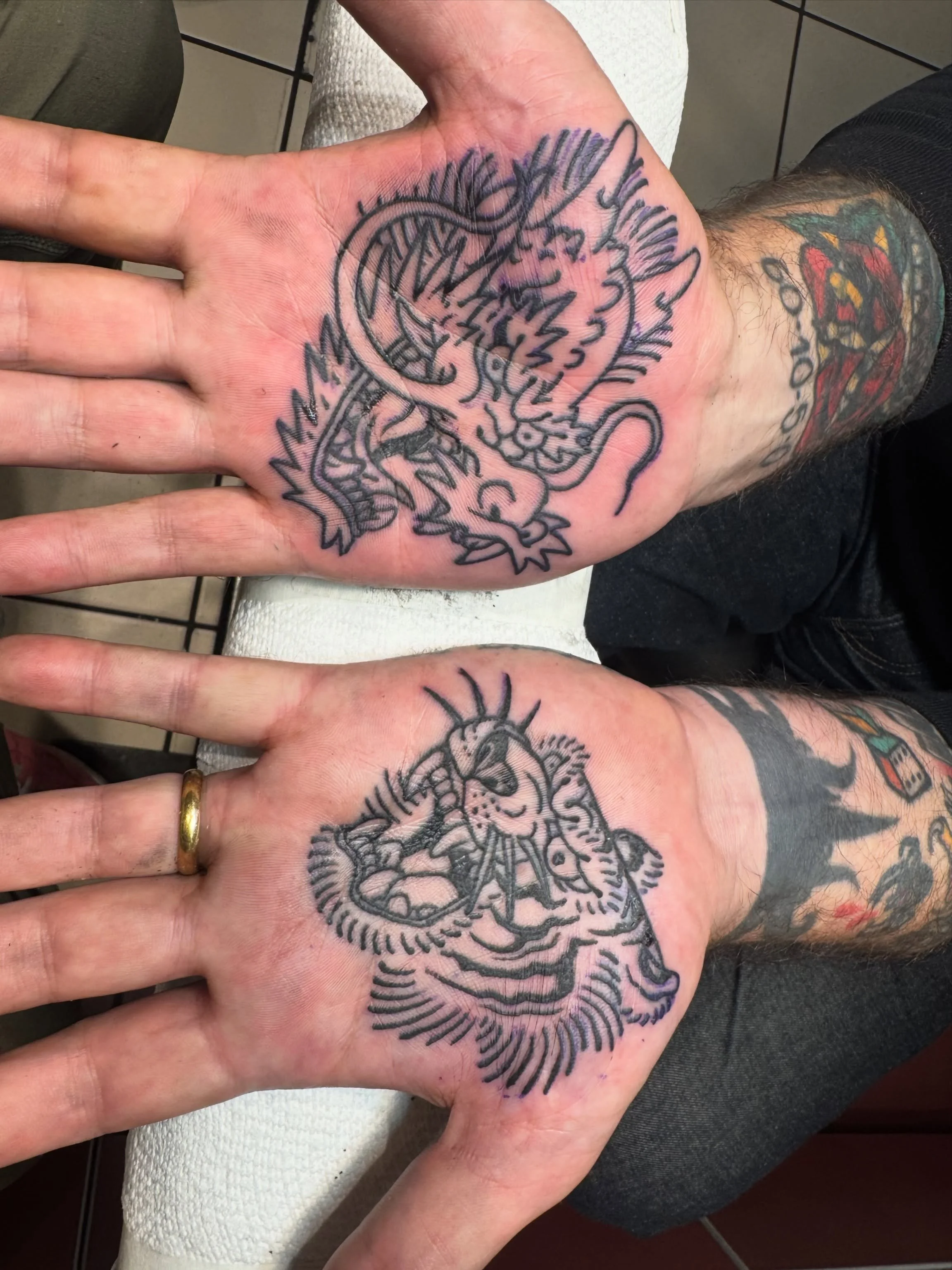 A couple of day ruiners for the homie Tim by @scsylvia 

Black Heart Tattoo &mdash; Mission District &mdash; SF 

If you want to have your day ruined in exchange for looking significantly cooler. Scott is in the shop Friday - Monday.

Spin the wheel 