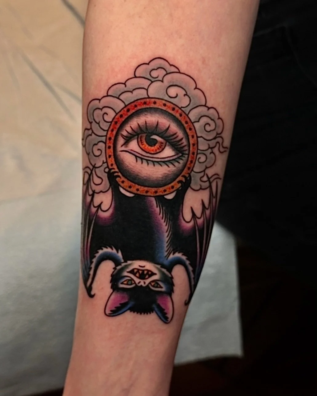 🦇 Bat on the forearm by @handoftheforge 

Black Heart Tattoo, Mission District, SF

Caroline is in the shop Sundays - Wednesdays and works by appointment and accepts walk-ins! 

Link in bio to book ahead.