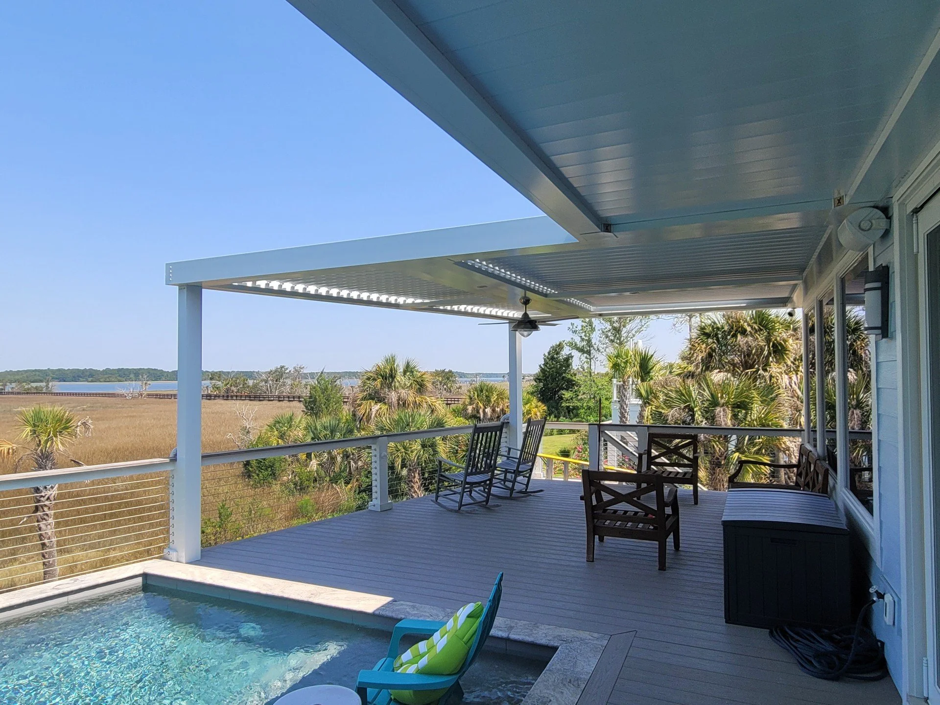 We hope everyone had a 𝓹𝓵𝓮𝓪𝓼𝓪𝓷𝓽 weekend! Check out this home in Mount Pleasant, SC! This @struxurepergola created the perfect shaded space for the family to enjoy their pool and deck! Swipe through to see a before from this project, then clic