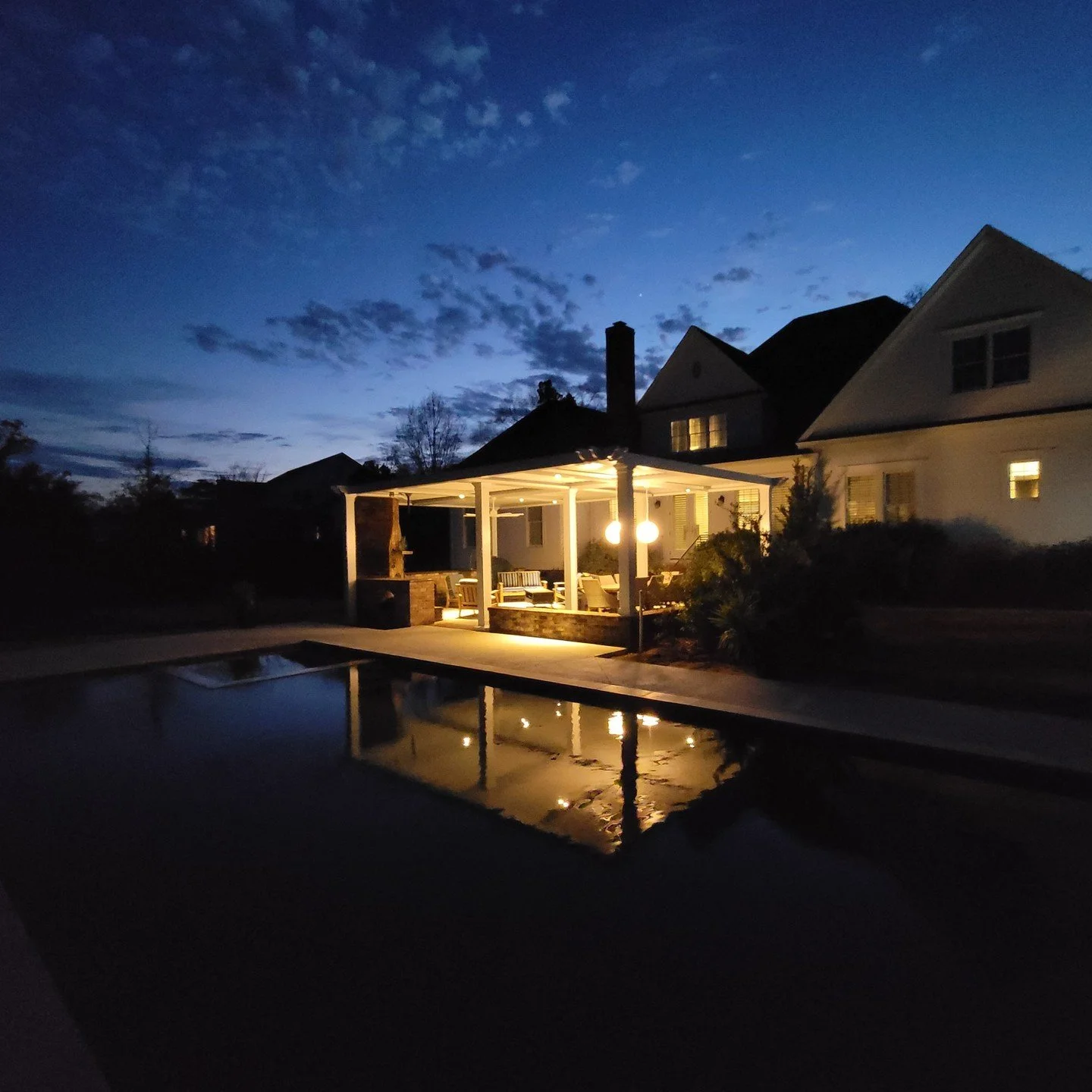 Pergolas - not just for the daytime. As much as we love our sunny summers, we also love a beautiful summer evening spent in a cozy outdoor space. That's the beauty of the versatility @struxureoutdoor Pergolas have to offer. With a range of custom lig