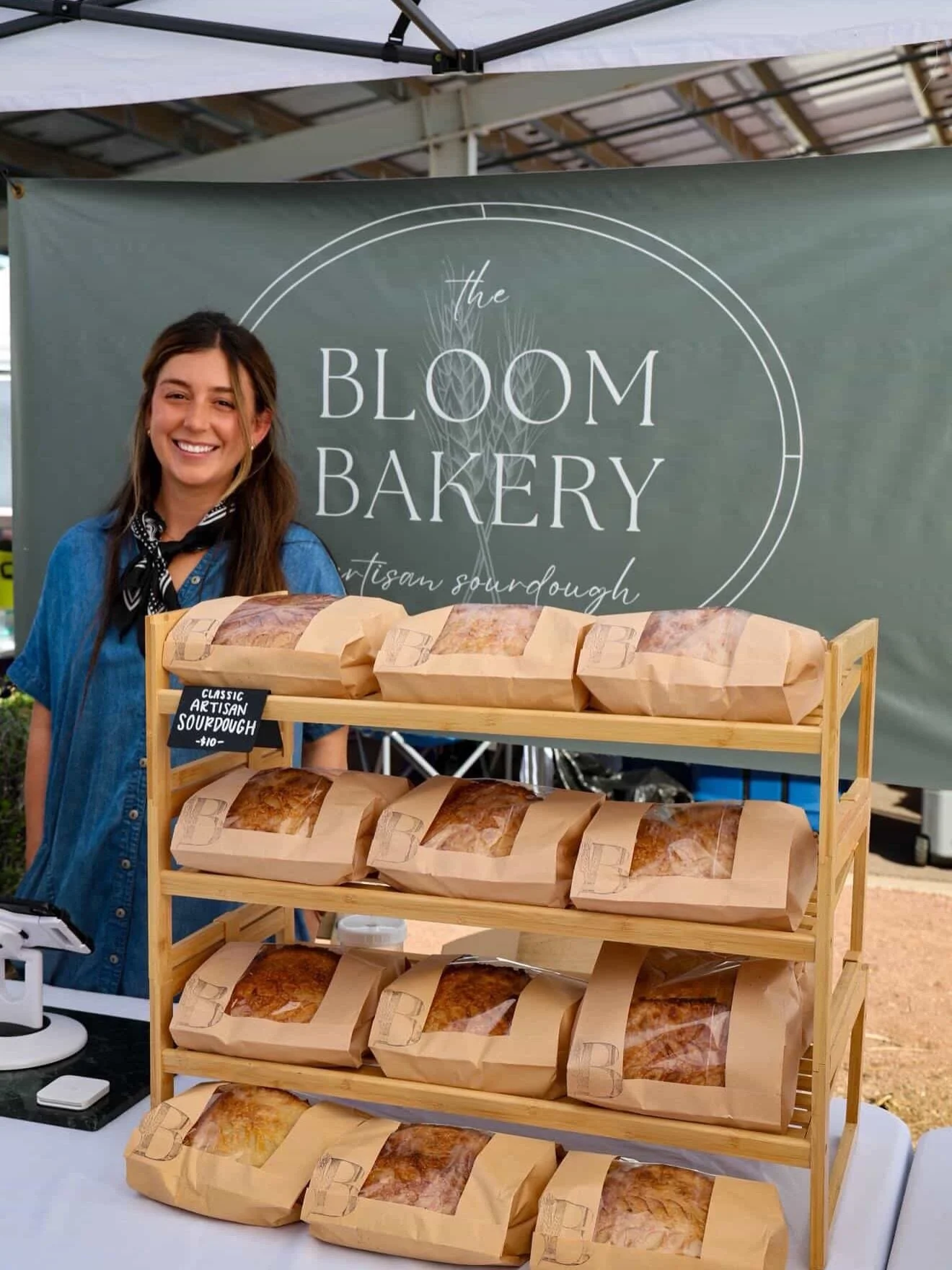 giving these photos a permanent spot on the grid! man, I love doing what I do &amp; seeing the great community that has come out of it. 🥹🤍 

📸: (the ever-so-talented) @sarah.tremp 

&amp; s/o to @getlocalazfarmersmarkets for making it all happen! 