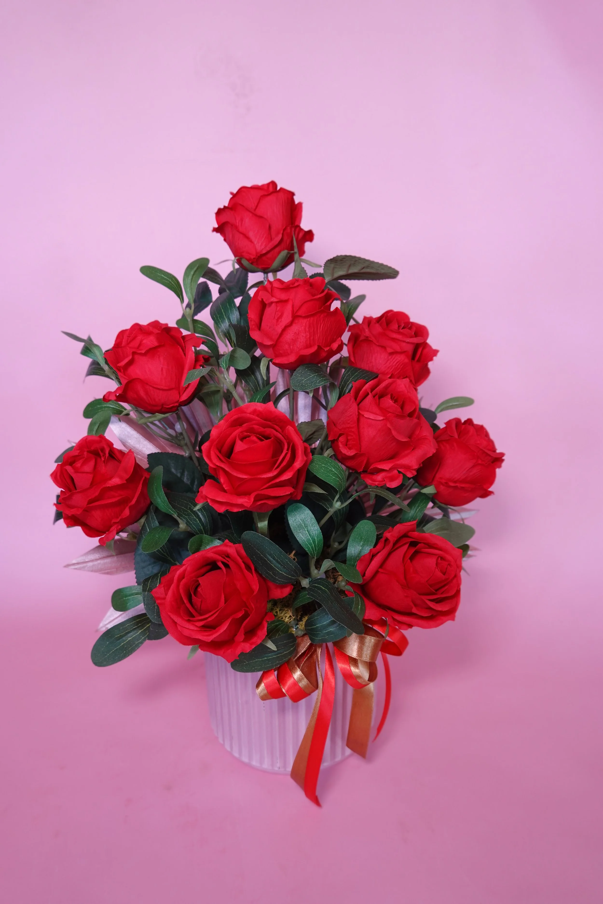 "XOXO" Artificial Arrangement