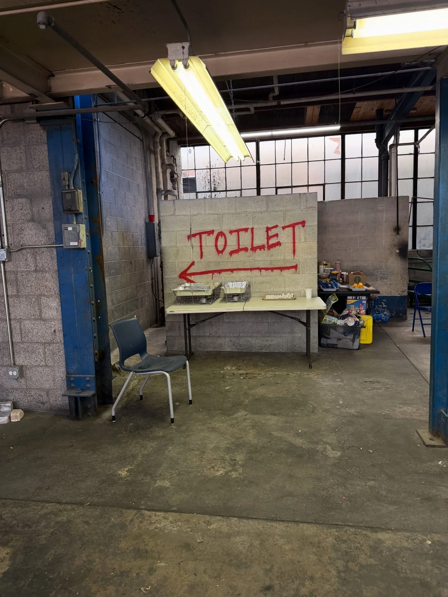 A little late to the wrap post thanks, but WOW. Just wow. 🤯

Chicago, you did not disappoint. From bid award to camera ready, we had two weeks to pull off what felt like a Wonka-level experiment:
miniatures ✔️
green screen ✔️
blue screen ✔️
life-siz