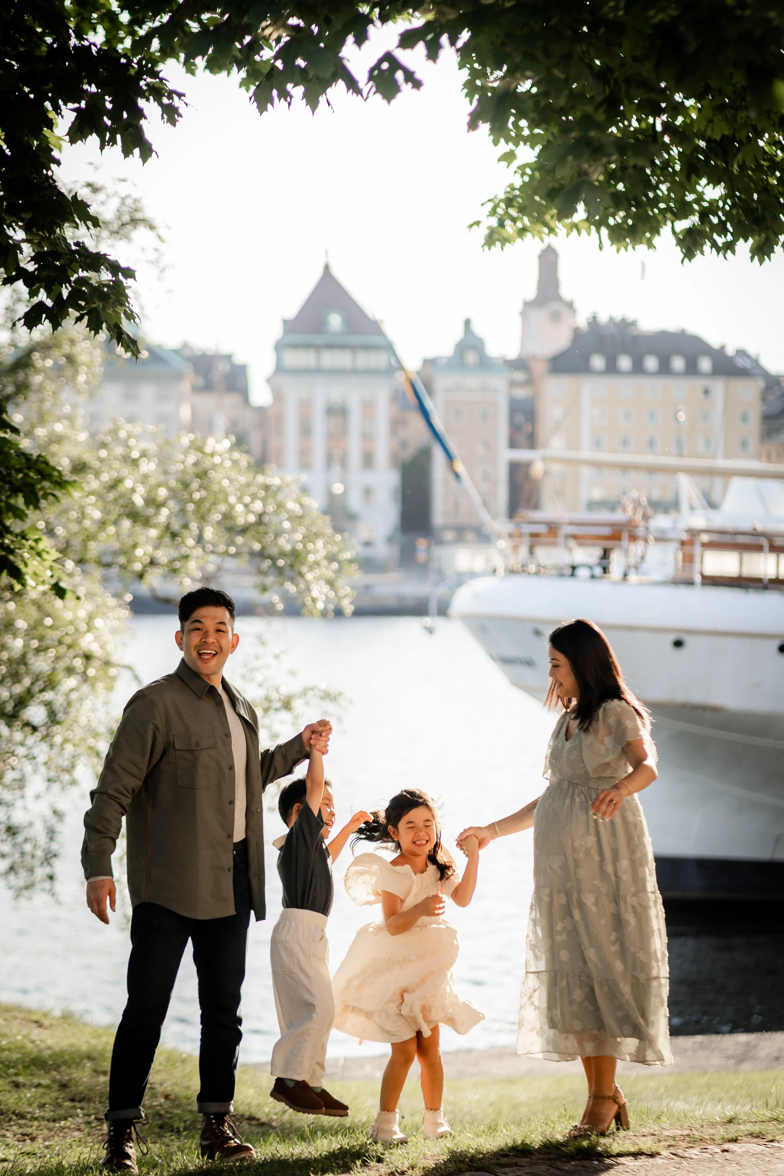 Mike's Stockholm Family Portrait_Nordic Tales Photography 2026-36.jpg