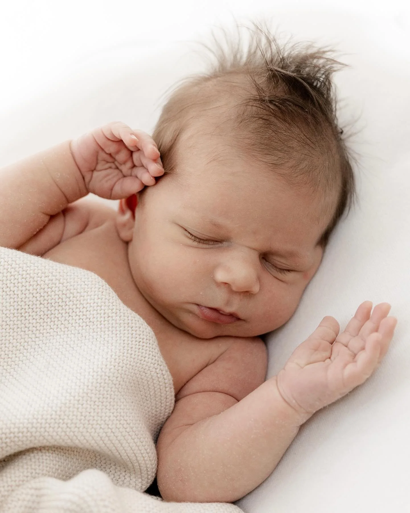 This newborn fur 🐱

Can there possibly be anything cuter? 🥰💕🐱

#nyf&ouml;ddfotografering #livstil #bebisar #bebis2022 #bebis2021 #bebis2024 #bebis2023 #bebis2025 #barnfotografering #barnfotograf #fotografstockholm #barnfotografstockholm #barnfoto