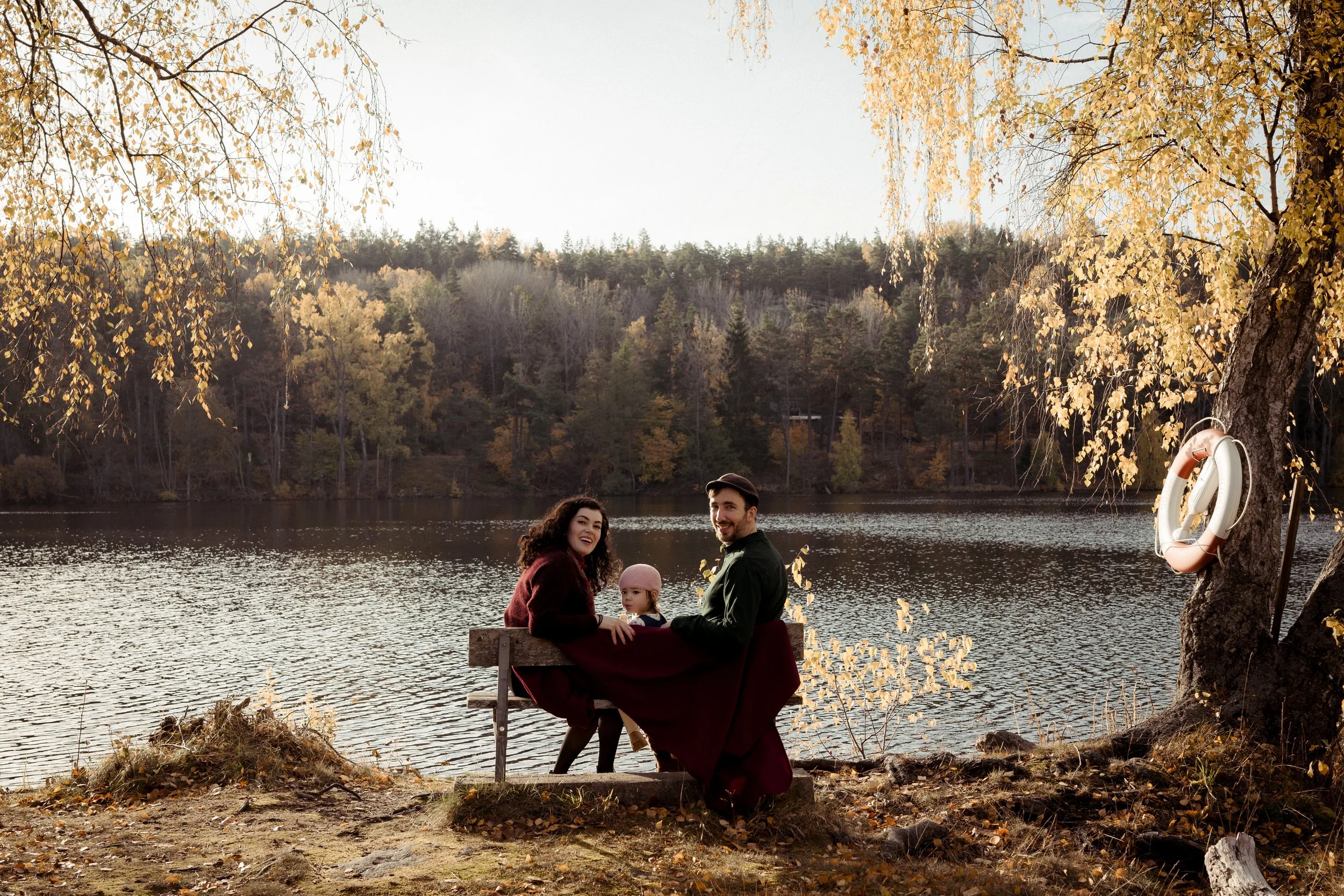 Our Autumn Family Portrait_Nordic Tales Photography 2024-15.jpg