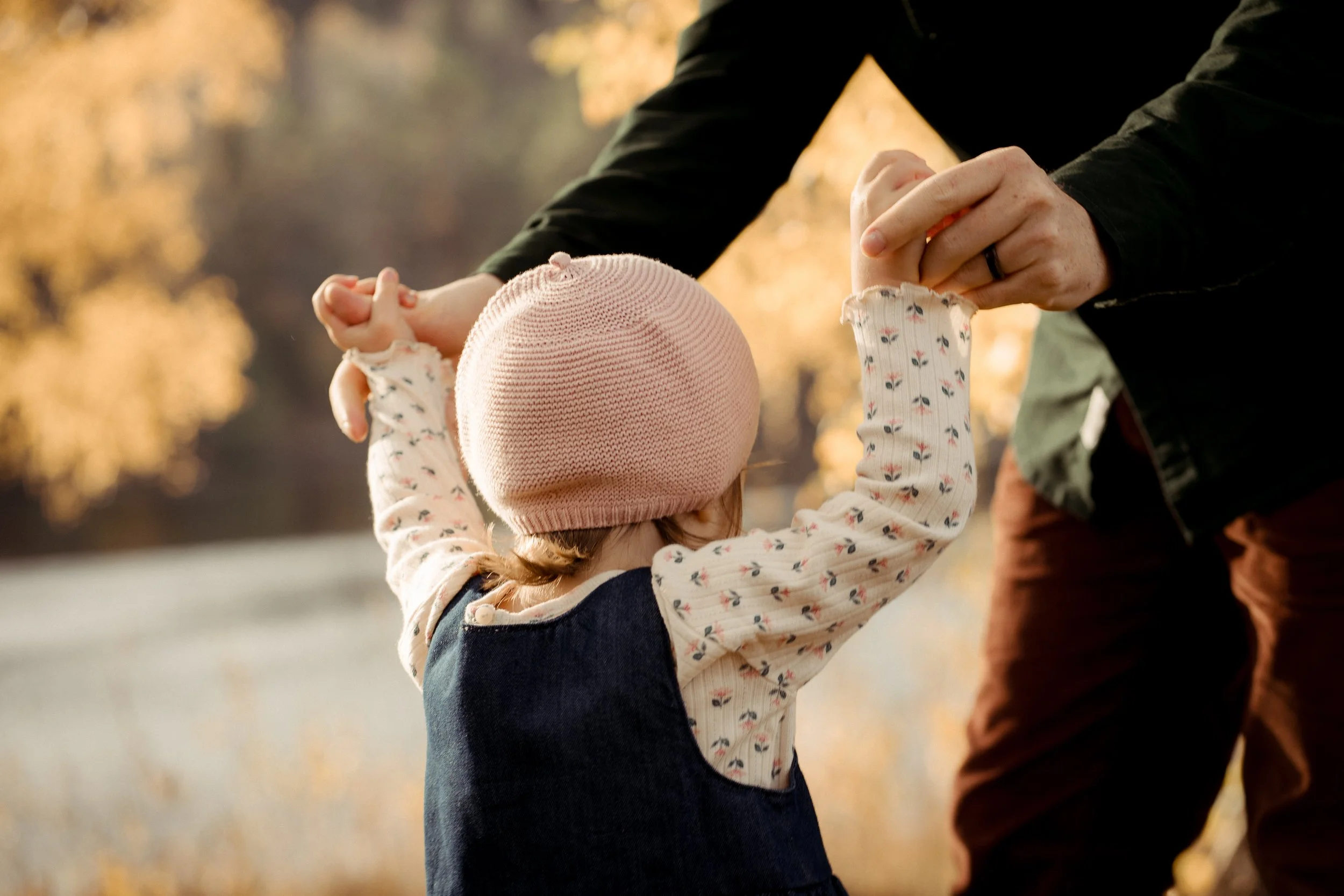 Our Autumn Family Portrait_Nordic Tales Photography 2024-72.jpg