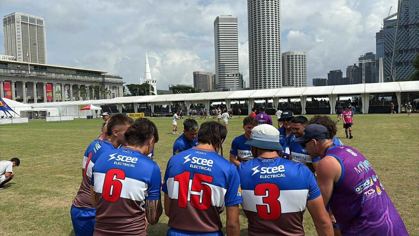Warming up! 

#PallySingapore7s2025 #upthepalms🌴💙 #gopally🌴🏉 
#palmyrarugbyunionclub #palmyracommunity #pallystrong #marlinoperational #sceeelectrical #accredit #globalcomponentresources #techcorpservices #sitepulse