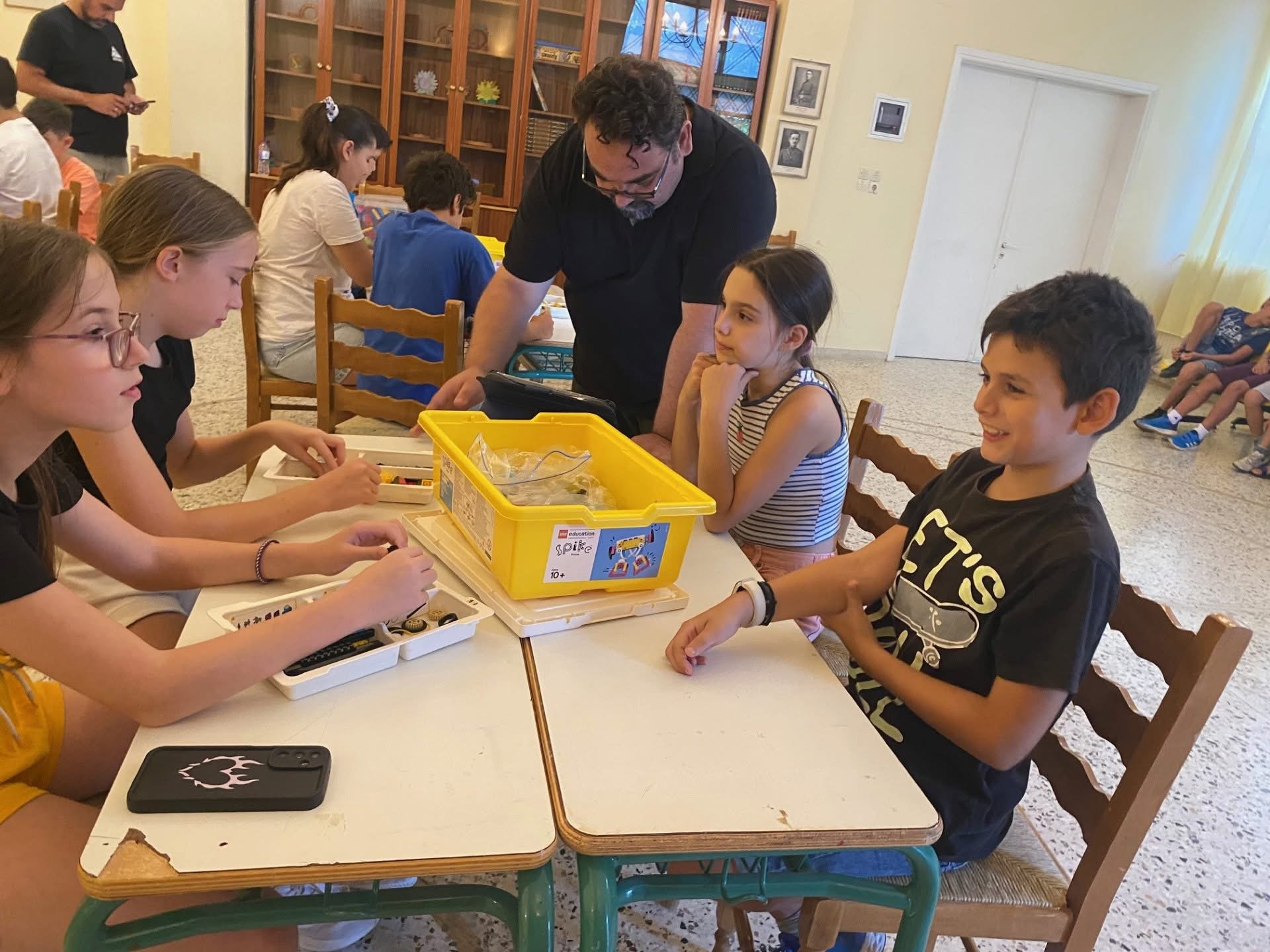 MellonLab @ ΣΚΑΡΙΜΠΕΙΑ 2025 – Οι “Τριήμερες Καλοκαιρινές Ρομποτικές Περιπέτειες” ενθουσίασαν μικρούς και μεγάλους