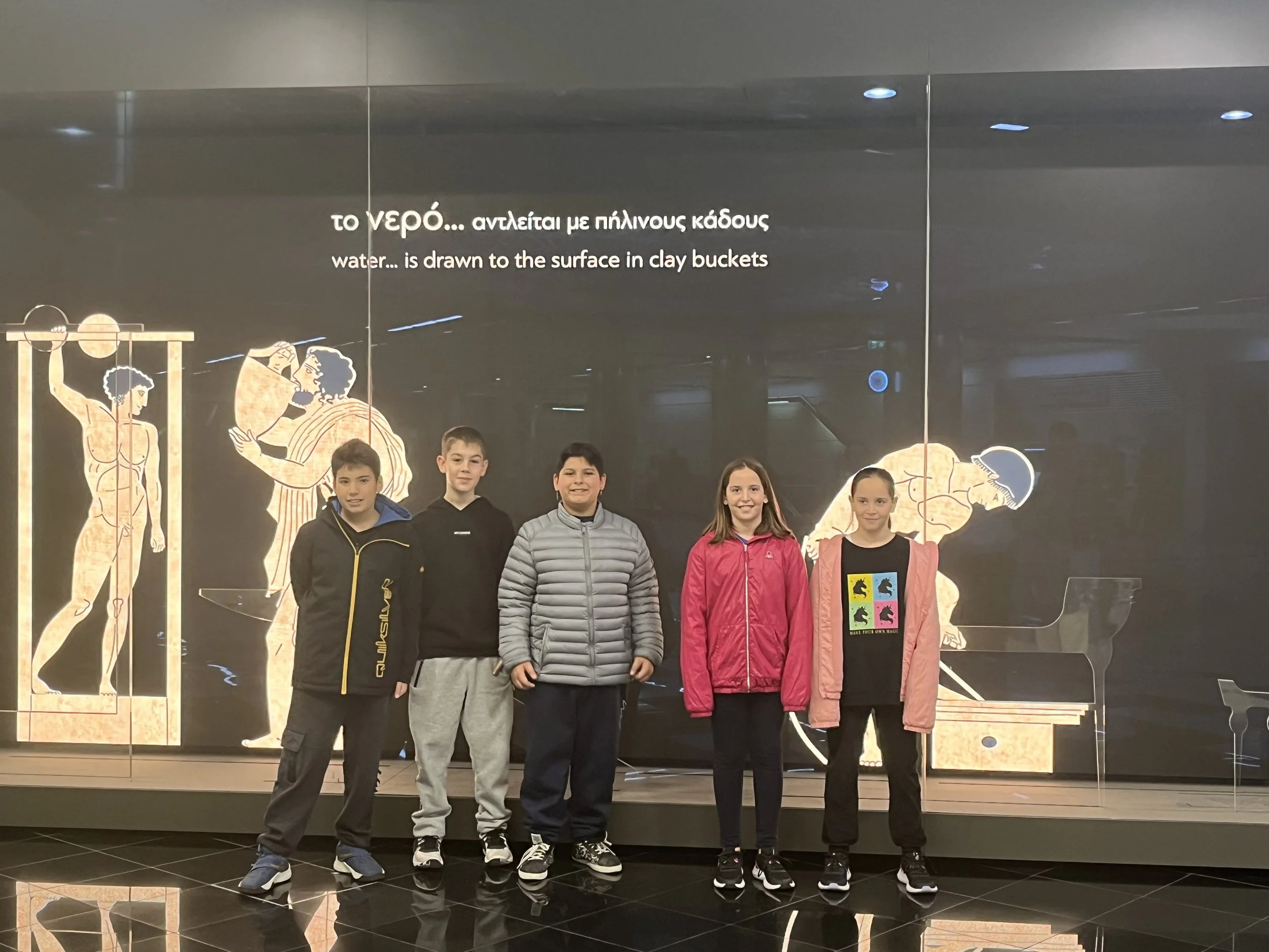 Οι THE GOATS Ανακαλύπτουν την Κρυμμένη Ιστορία της Πόλης μέσα από το Μετρό