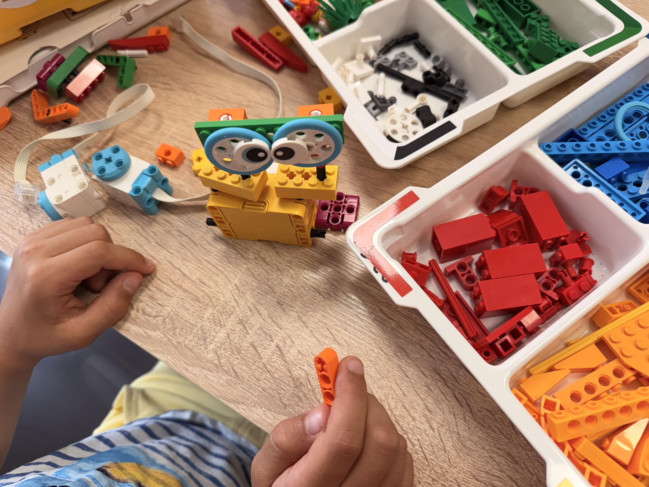 Κατασκευή Ρομπότ με LEGO® Education SPIKE | MellonLab Summer Camp