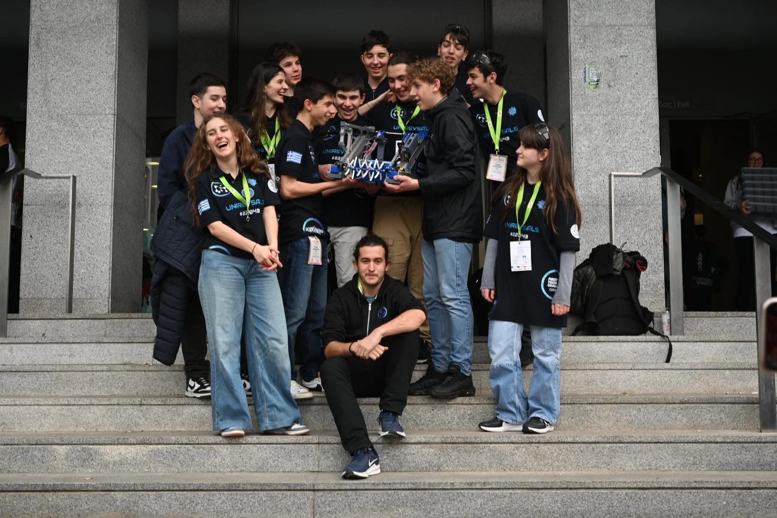 Ο πανηγυρισμός της UniREVsals VIOHALCO TECHNOLOGIES #22043 μετά την ιστορική νίκη