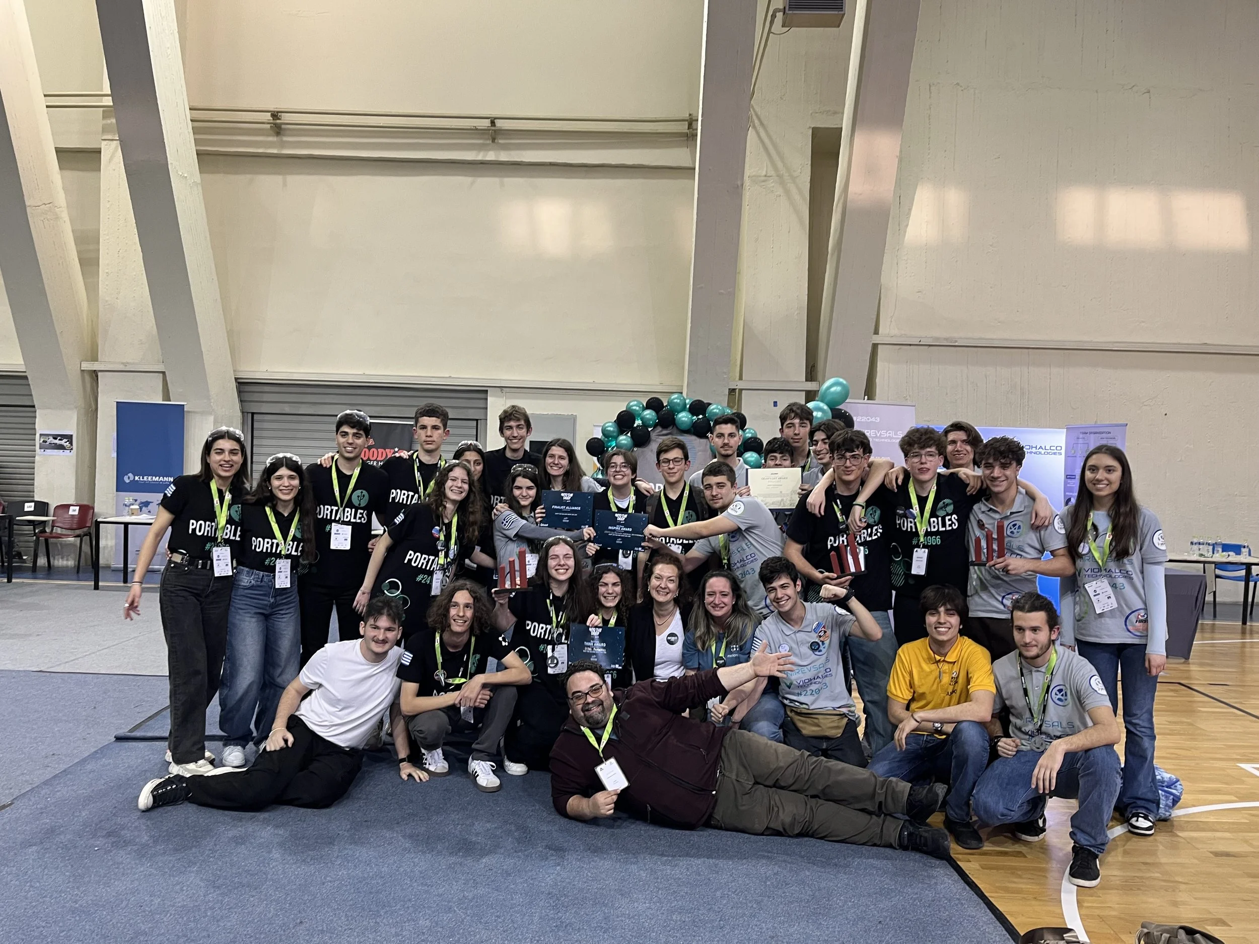Η αποστολή του MellonLab με τις ομάδες UNIREVSALS VIOHALCO TECHNOLOGIES και Portables στο FIRST Tech Challenge Greece Championship 2025, μετά τις σημαντικές διακρίσεις και τις διεθνείς προκρίσεις σε Houston και European Premier Event.