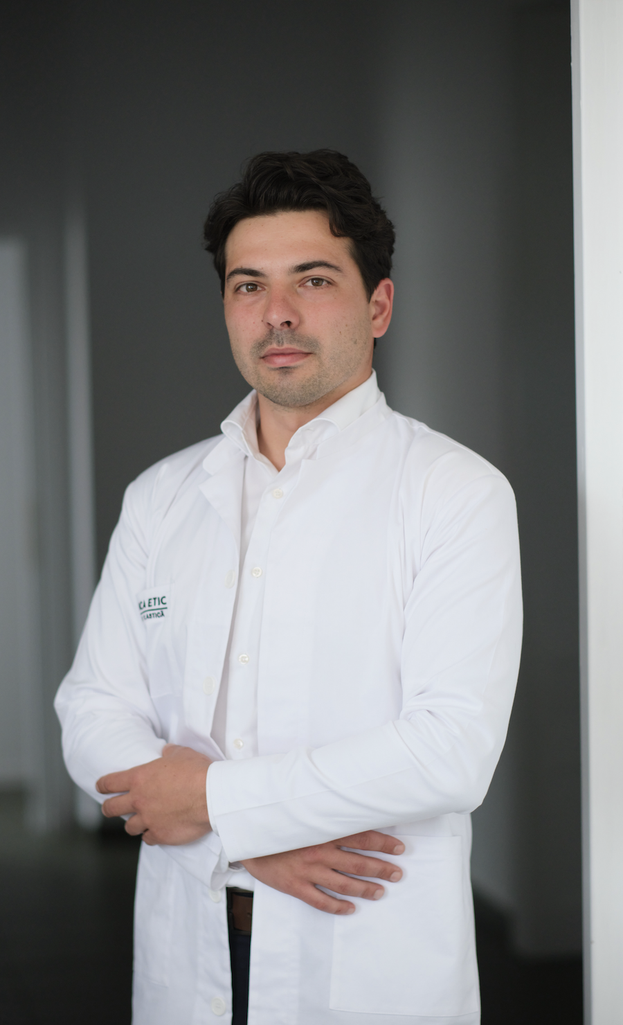 Dr Rareș Crăciun - Medic specialist Chirurgie Plastică, Estetică și Microchirurgie reconstructivă
