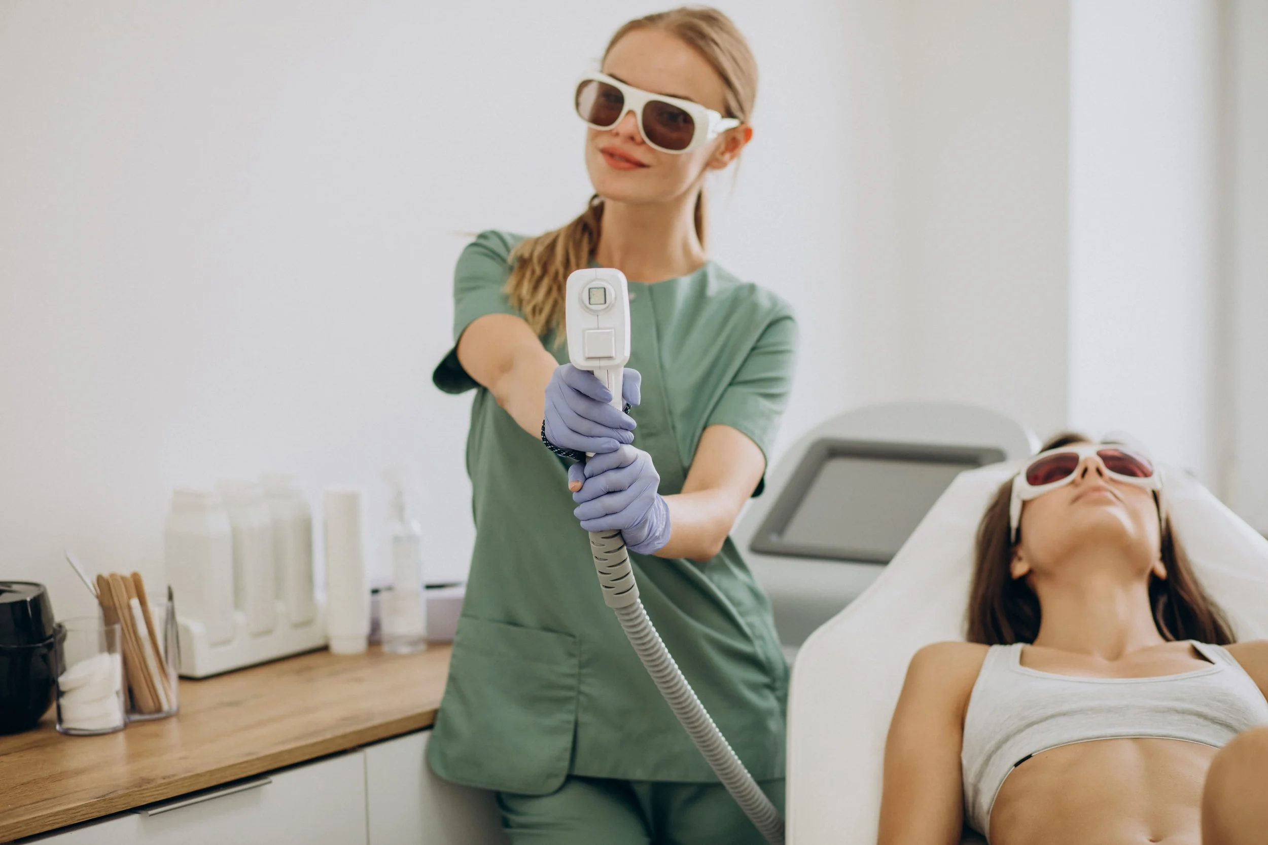 Rezultat epilare definitivă mustață, piele fină fără iritații, Clinica Etic Petroșani