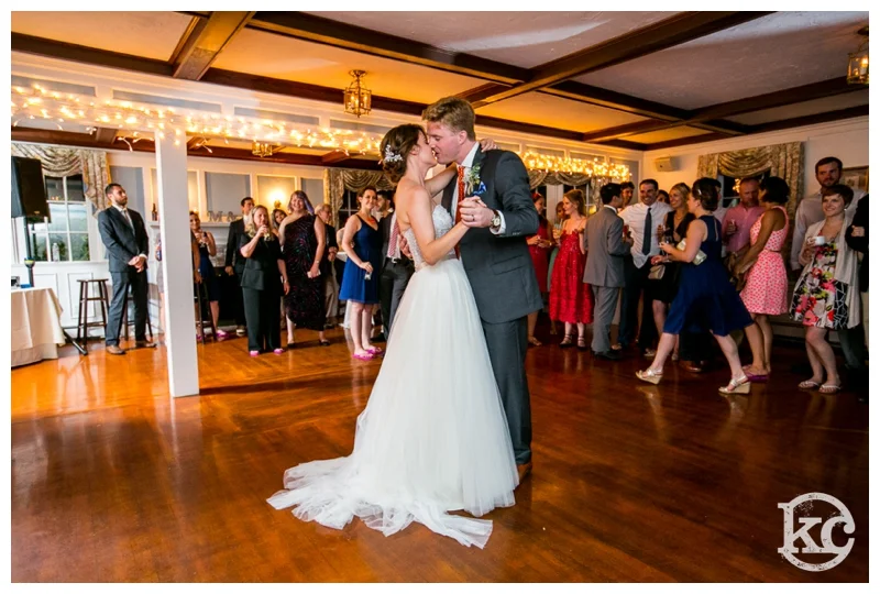 Dennis-Inn-Cape-Cod-wedding-Kristin-Chalmers-Photography_0133.jpg