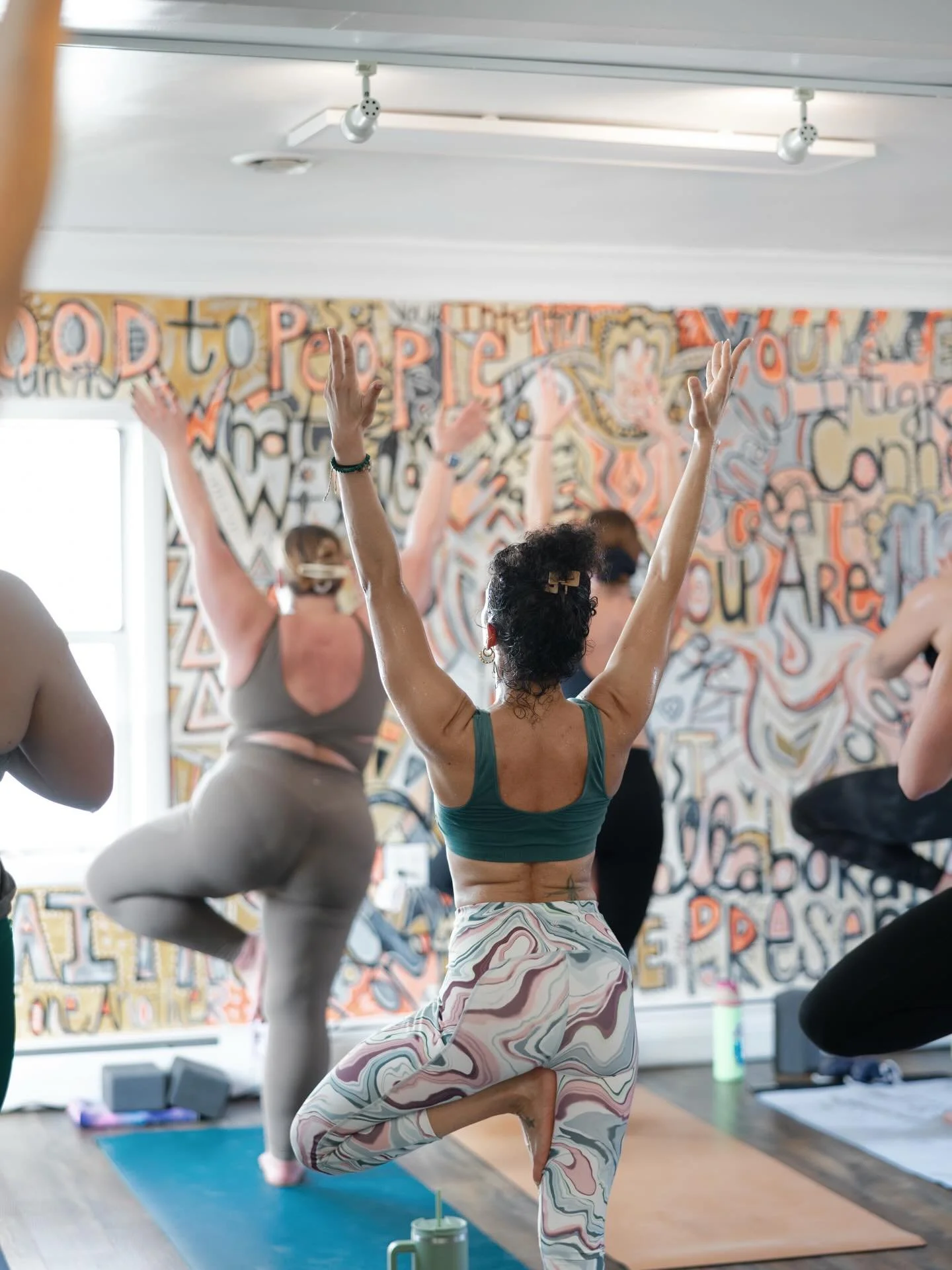 Your mat is waiting&hellip; see you this weekend ✨🧘🏻&zwj;♀️
 
S A T U R D A Y
7am Slow | Beth
9:15am Power | Rebecca
 
S U N D A Y
8am Strength | Beth
9:15am Power | Rachel B
9:45am @evergrainbeer | Jess
7pm Restorative &amp; Yoga Nidra | Rachel M
