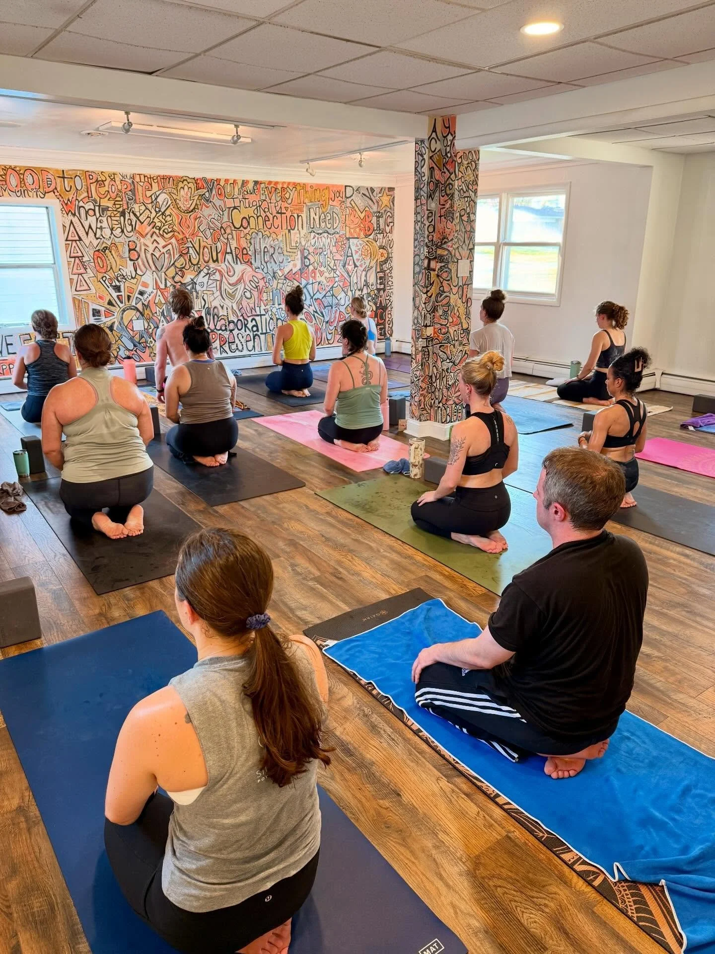 The calm before an EPIC weekend&hellip; because it&rsquo;s officially Sheri Weekend at SBPY ❤️&zwj;🔥
 
Here&rsquo;s what&rsquo;s ahead ⬇️
 
S A T U R D A Y 7am Slow | Beth 🧘🏻&zwj;♀️ our only regular scheduled class this weekend!
9:15am POWER HOUR 