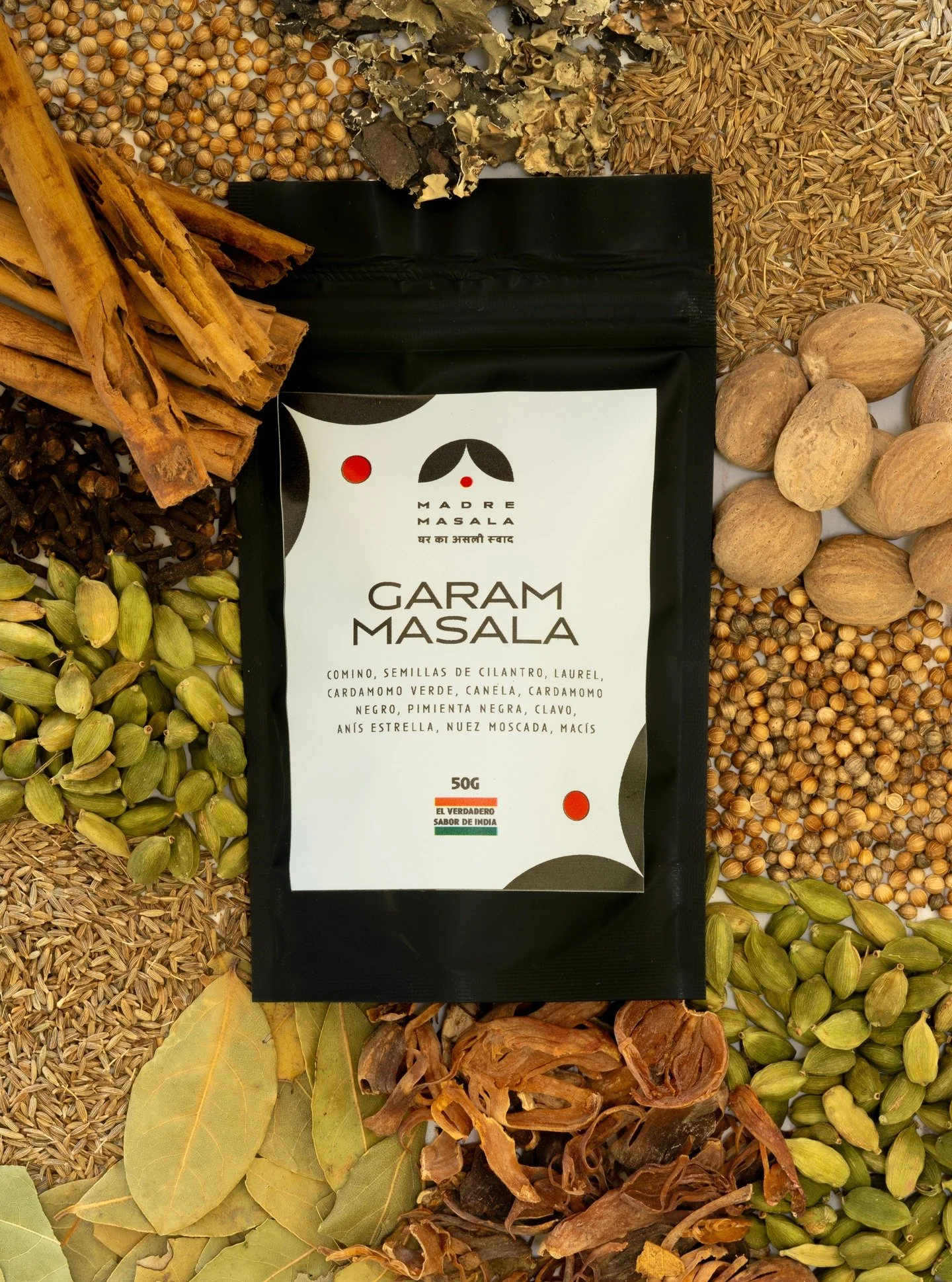 🌿✨ Garam Masala: El alma c&aacute;lida de la cocina india ✨🌿

La palabra garam masala significa literalmente &ldquo;mezcla c&aacute;lida de especias&rdquo;. No se trata de picor, sino de calor: ese toque arom&aacute;tico y profundo que aporta equil