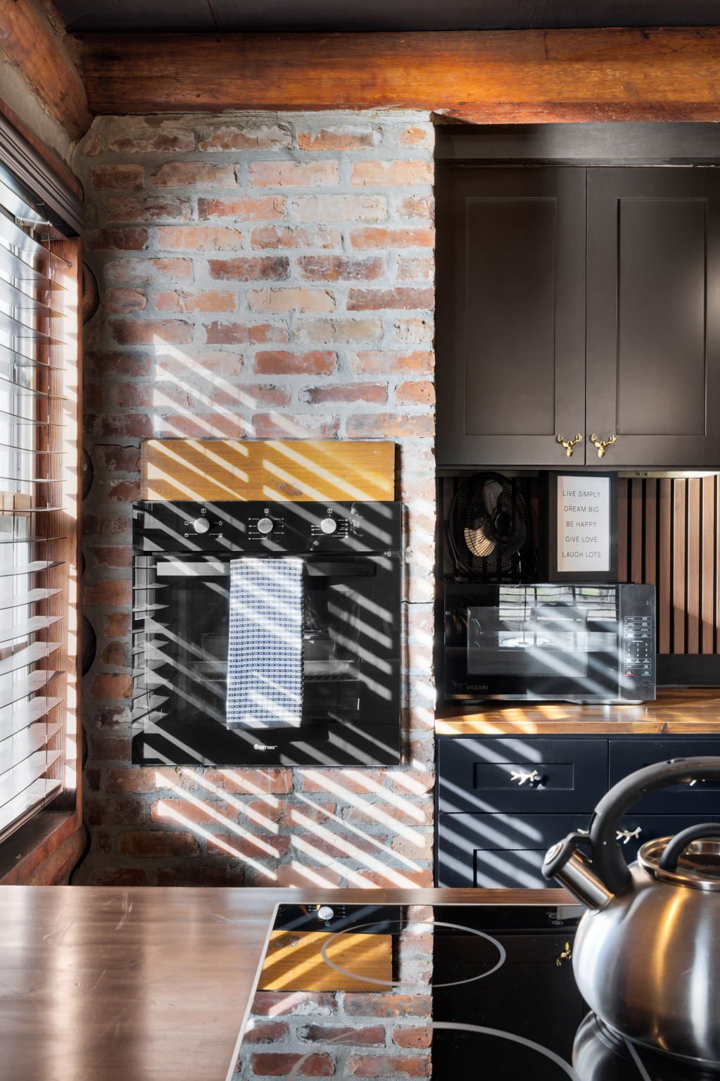 13-web-or-mls-12460 NE 216th Pl__012.jpg