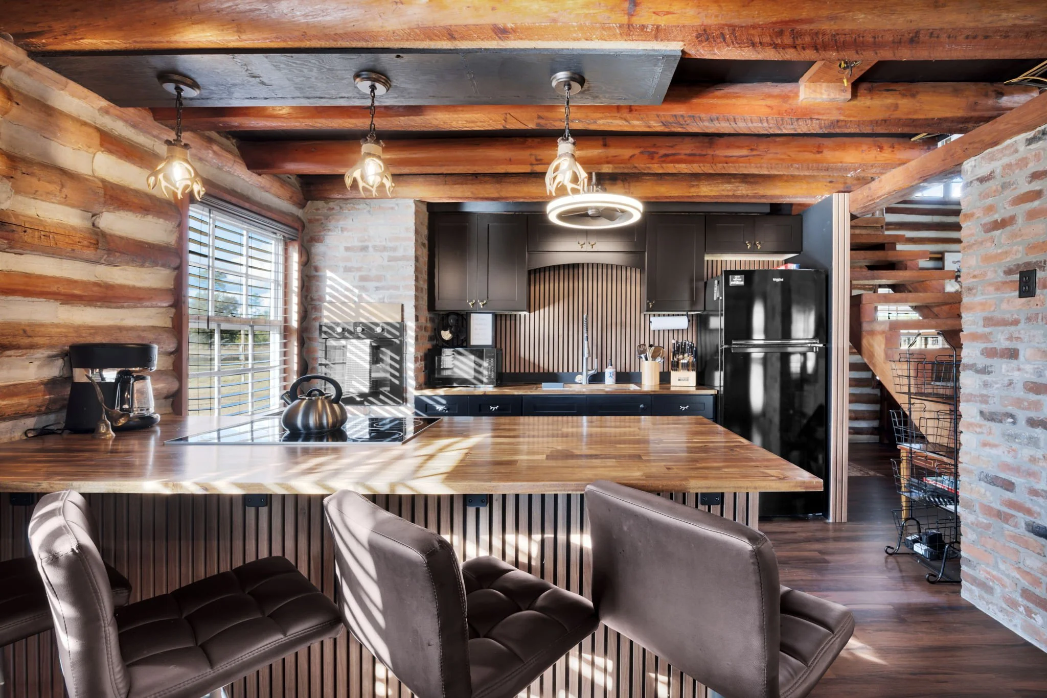 12-web-or-mls-12460 NE 216th Pl__011.jpg