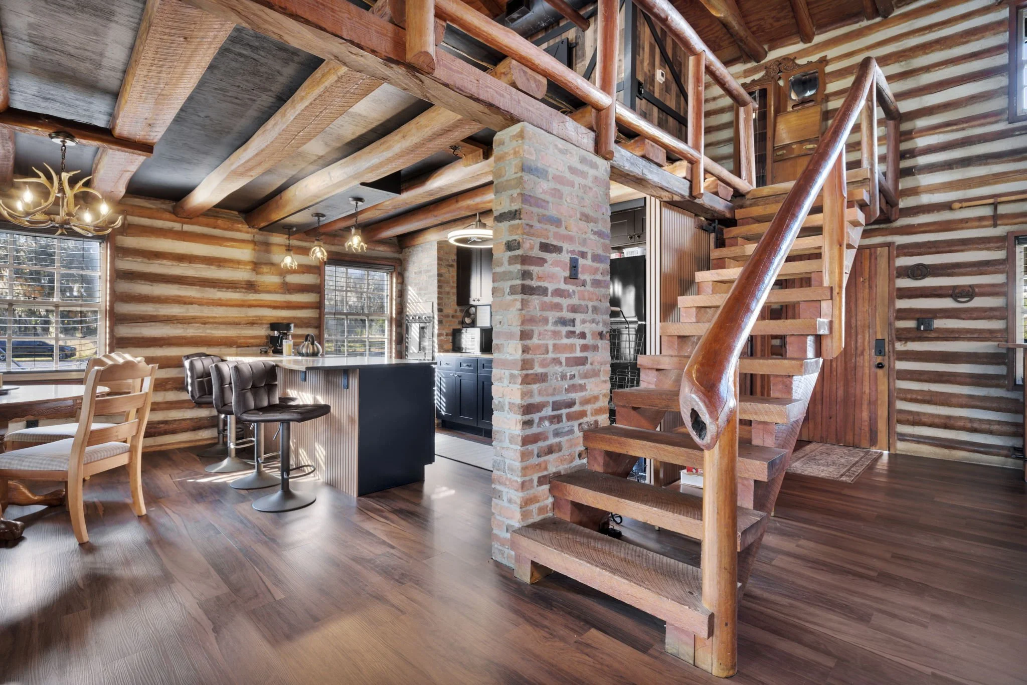 5-web-or-mls-12460 NE 216th Pl__004.jpg