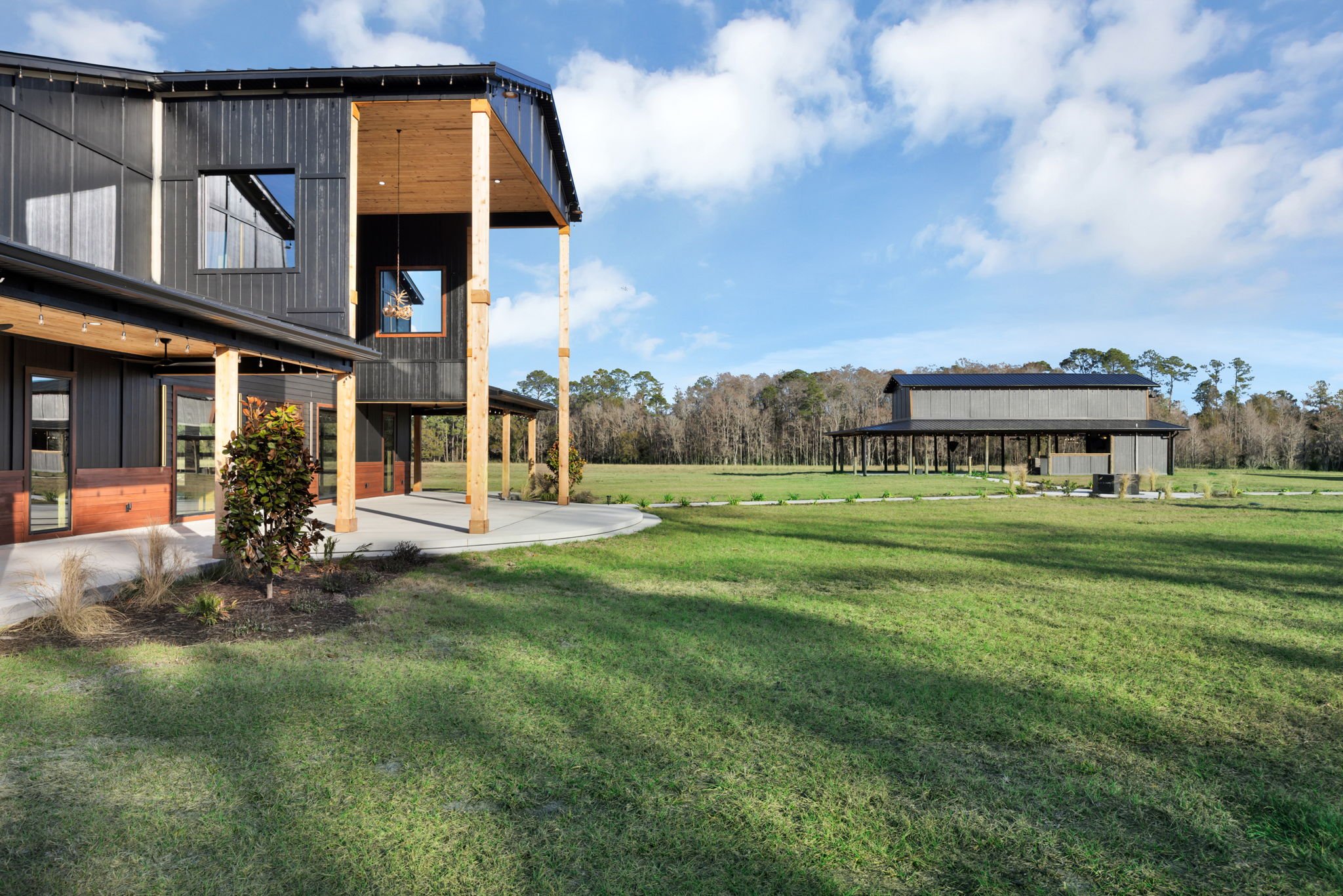 31-web-or-mls-12460 NE 216th Pl__026.jpg